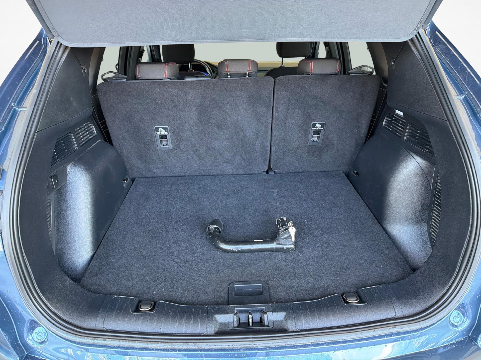 FORD Kuga 1.5 EcoBlue ST-Line-image-18