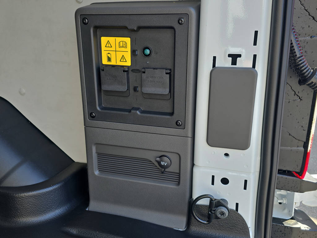 FORD E-Transit Van 350 L2H2 67kWh Trend-image-14