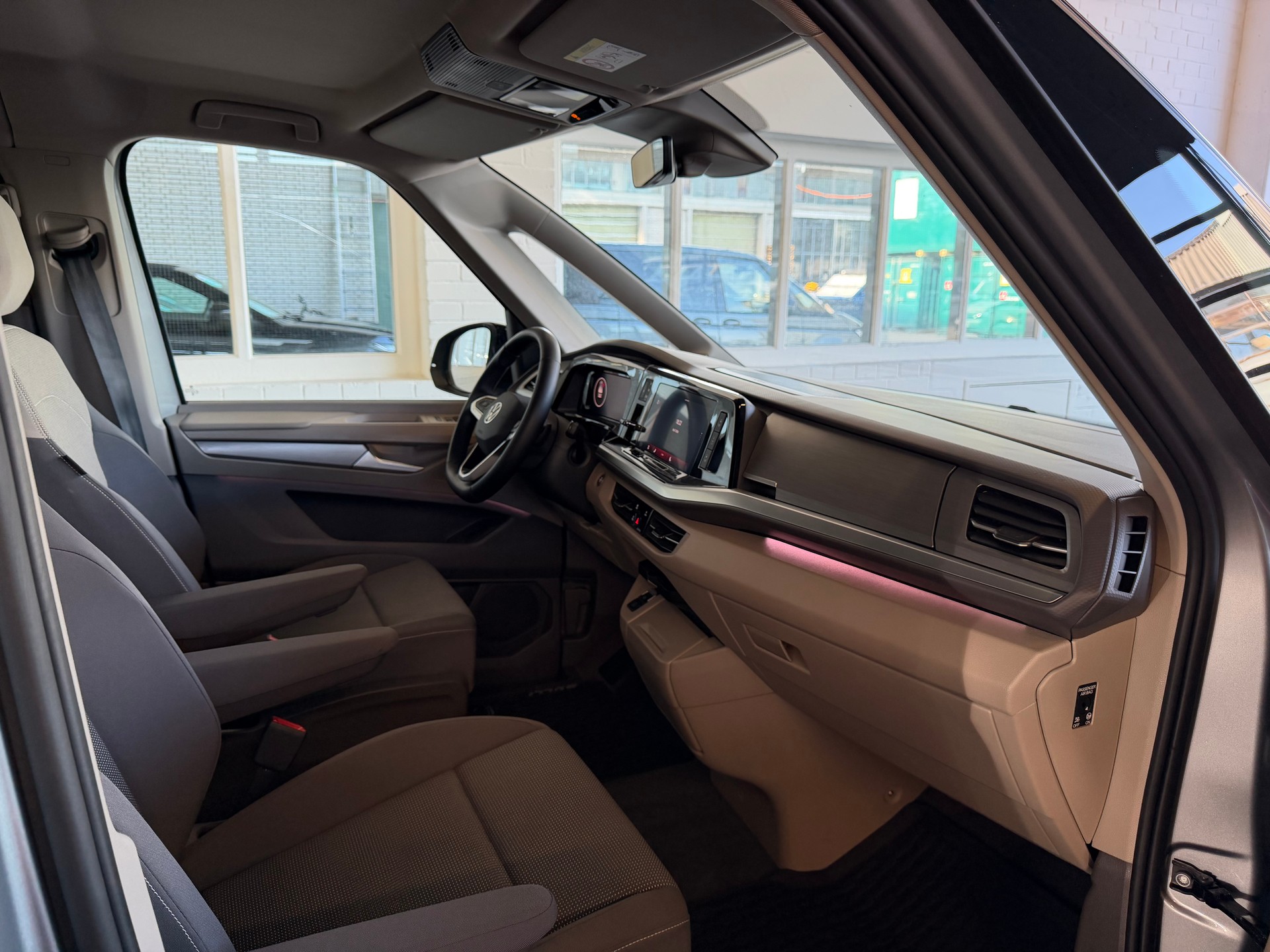 VW Multivan 2.0 TDI '' EDITION + LANG '' Life DSG Lang-image-8