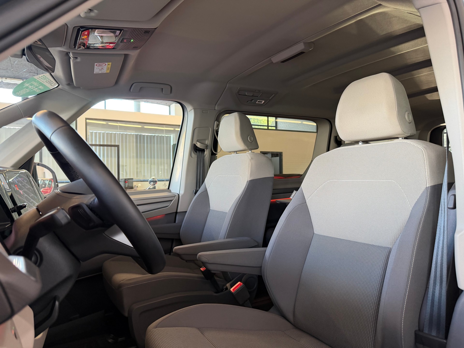 VW Multivan 2.0 TDI '' EDITION + LANG '' Life DSG Lang-image-16