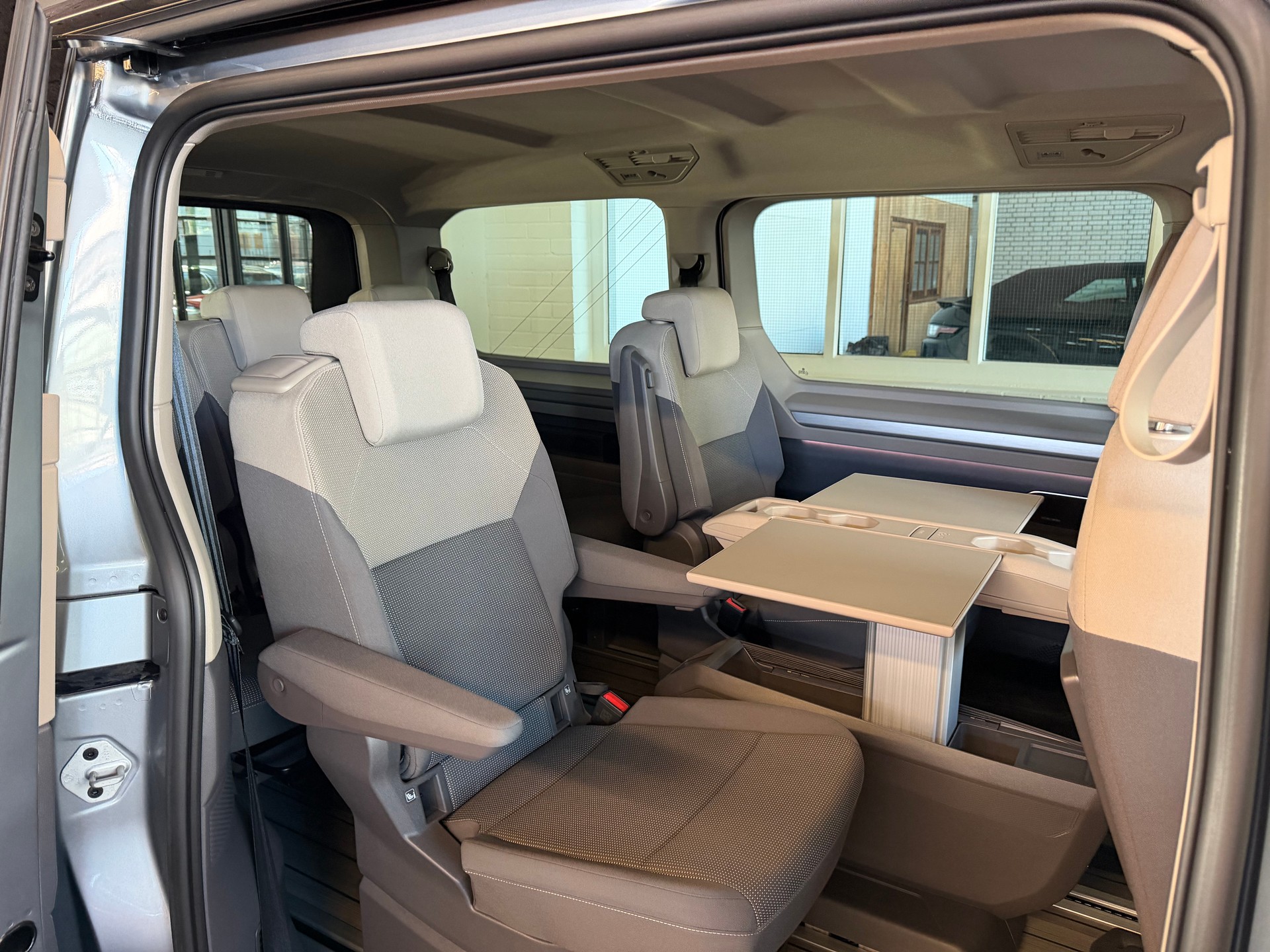 VW Multivan 2.0 TDI '' EDITION + LANG '' Life DSG Lang-image-10
