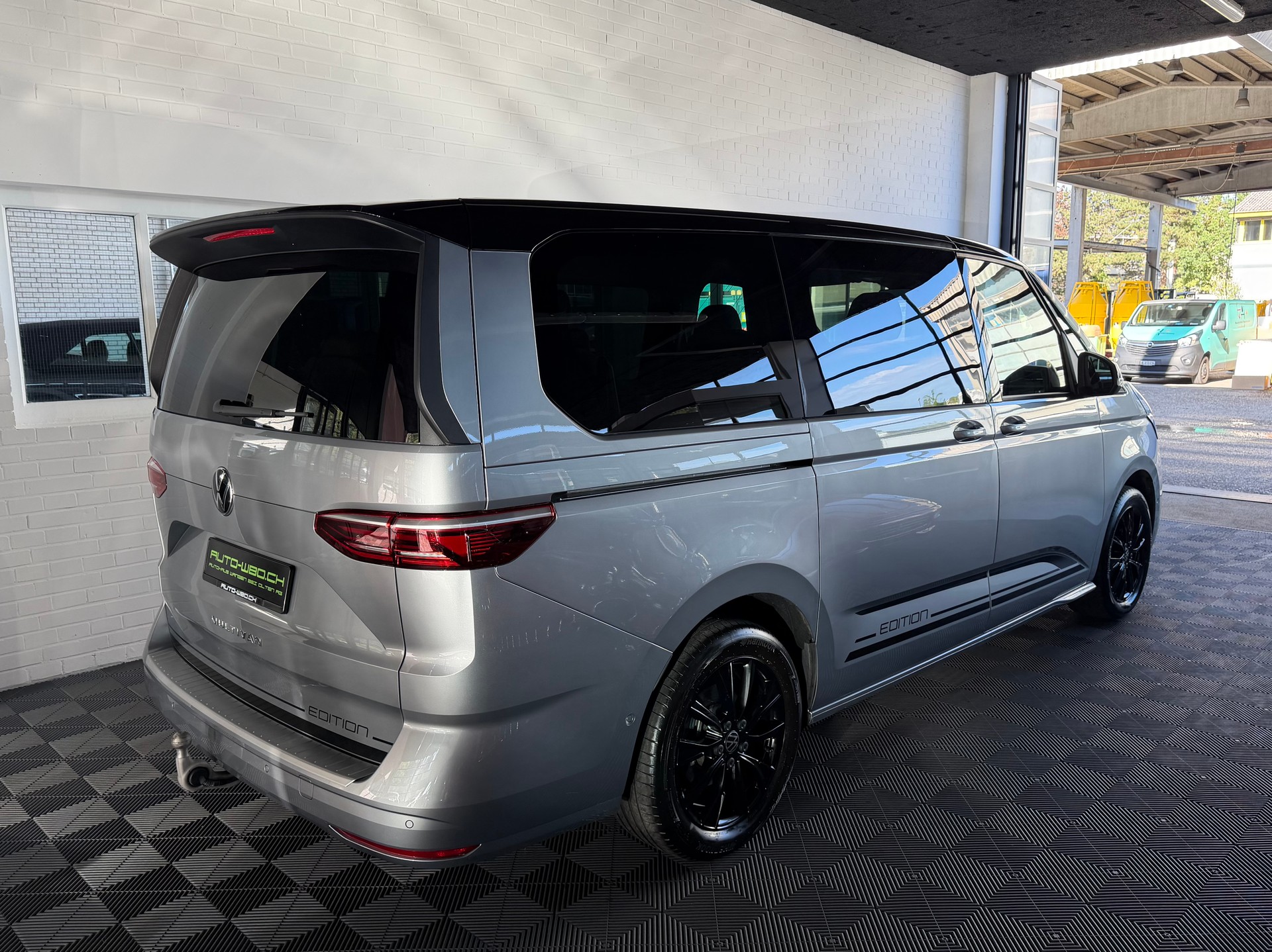 VW Multivan 2.0 TDI '' EDITION + LANG '' Life DSG Lang-image-2