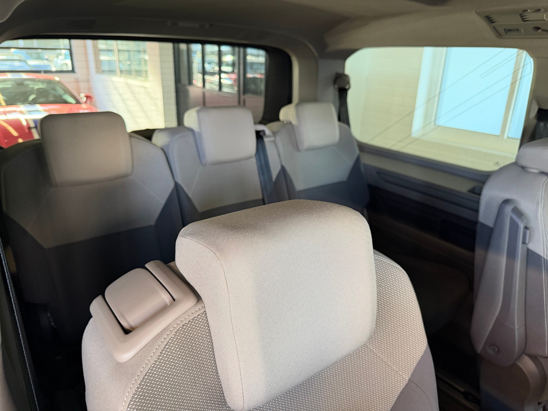 VW Multivan 2.0 TDI '' EDITION + LANG '' Life DSG Lang-image-11