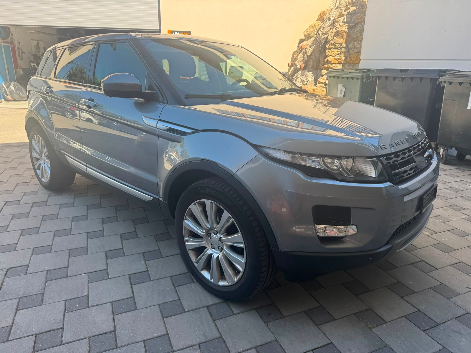 LAND ROVER Range Rover Evoque 2.2 TD4 Dynamic AT9-image-0