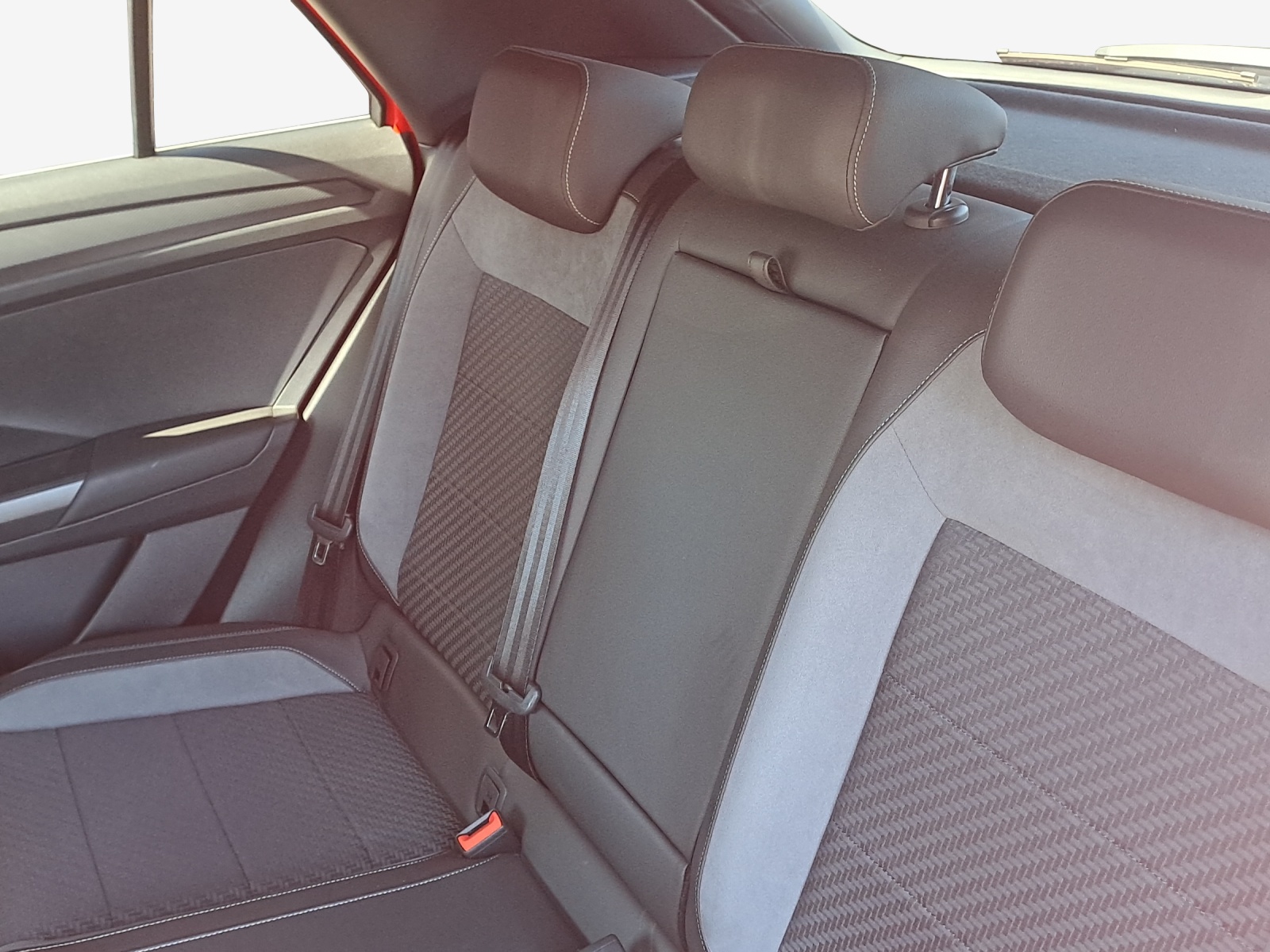 VW T-Roc 2.0 TSI R DSG 4Motion-image-11