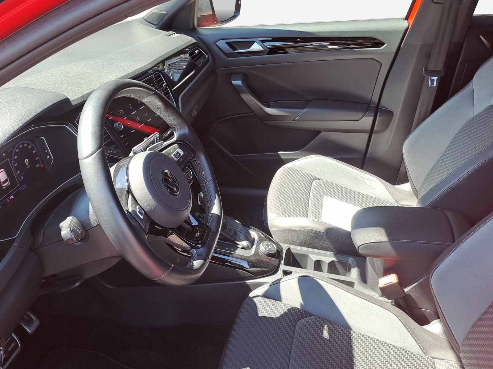 VW T-Roc 2.0 TSI R DSG 4Motion-image-7