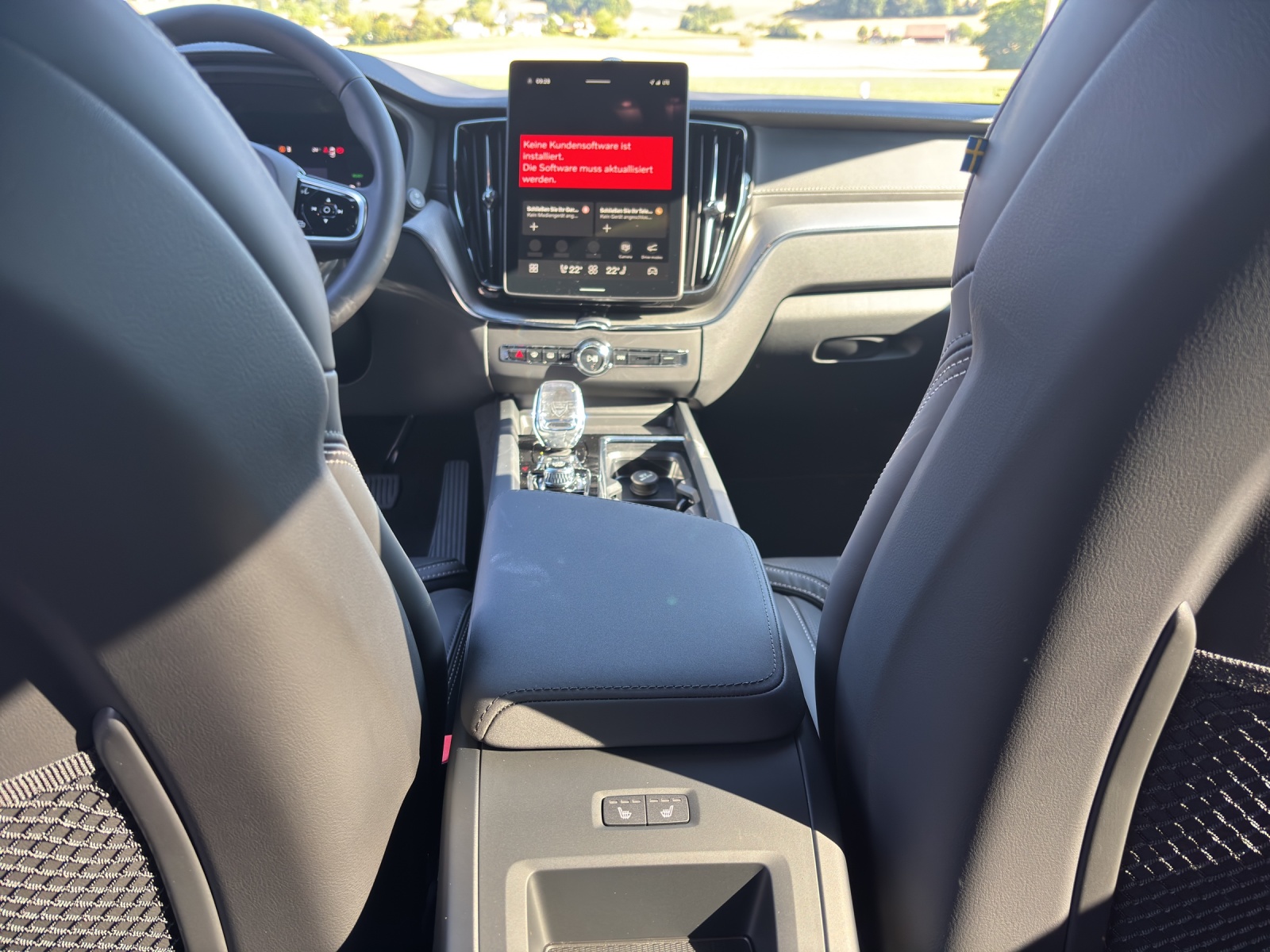VOLVO XC60 2.0 T8 TE Ultra Dark eAWD-image-13