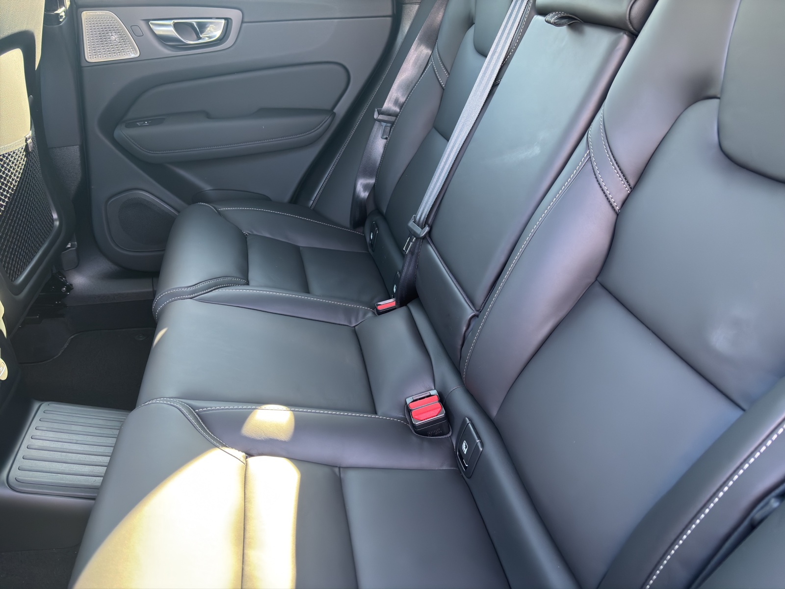 VOLVO XC60 2.0 T8 TE Ultra Dark eAWD-image-7