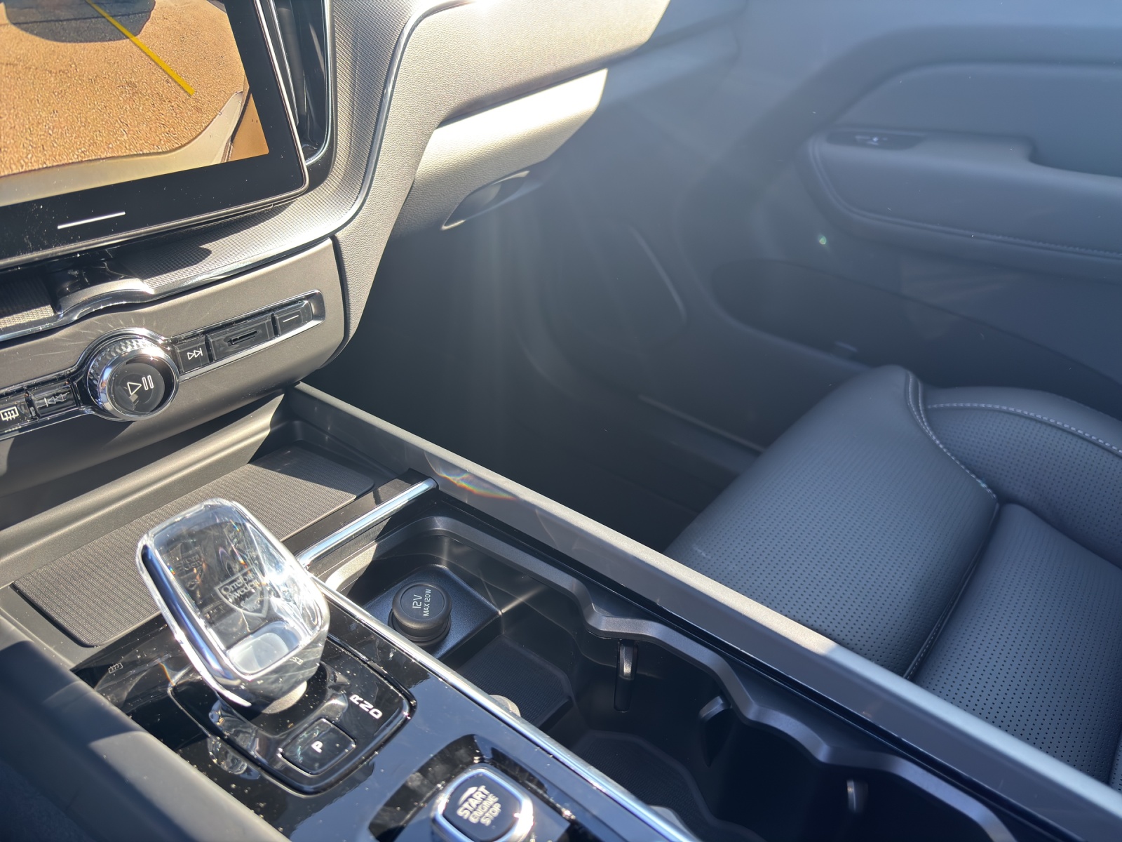 VOLVO XC60 2.0 T8 TE Ultra Dark eAWD-image-9