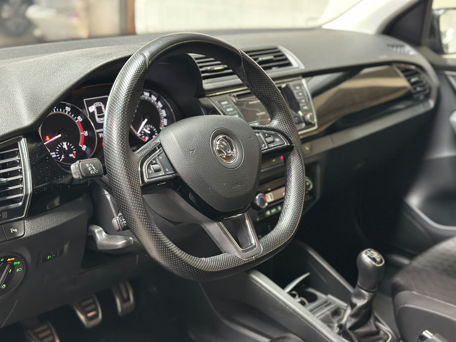 SKODA Fabia 1.2 TSI Monte Carlo-image-9