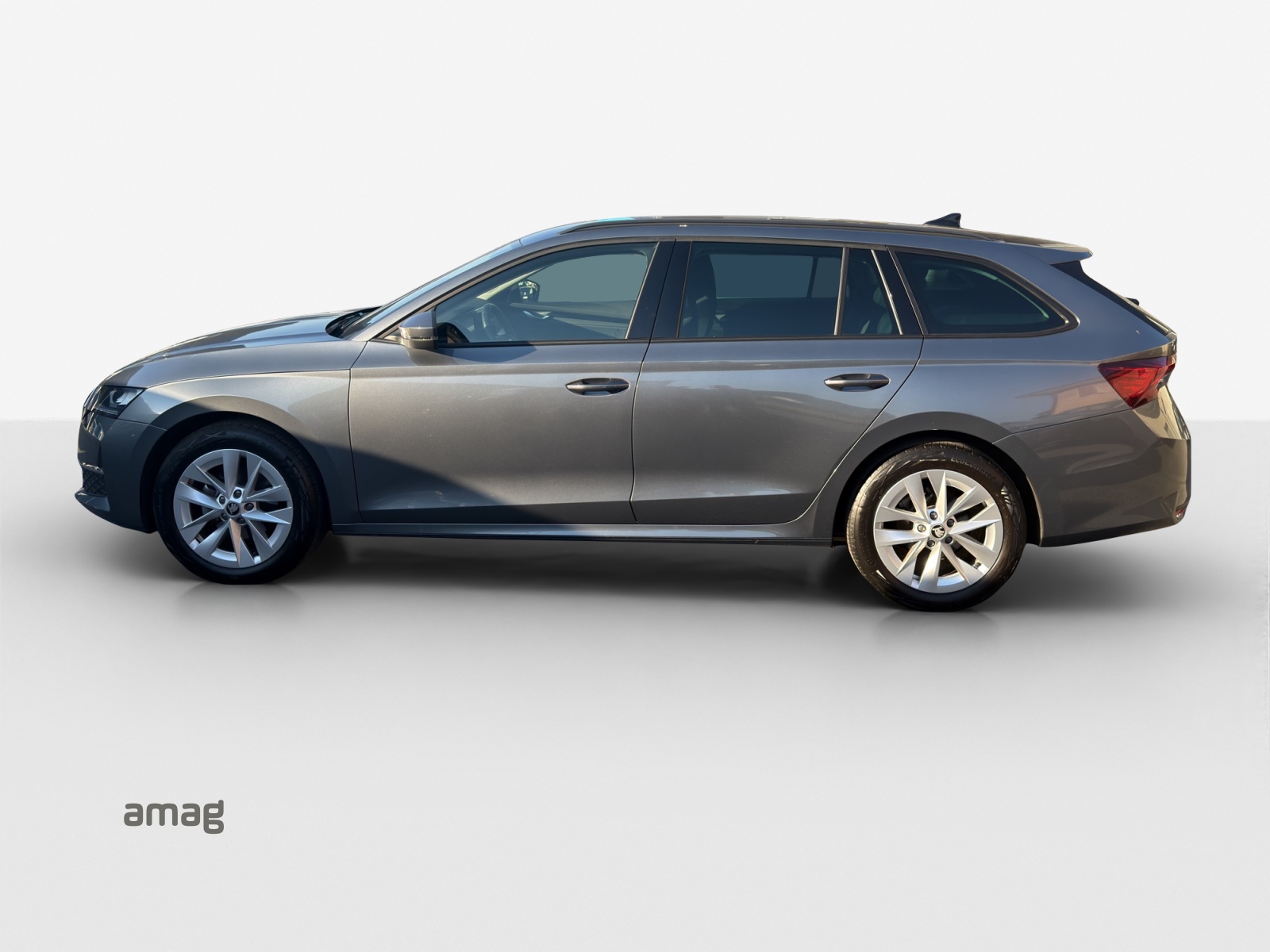 SKODA Octavia Combi 1.5 TSI mHEV DSG Selection-showroom-element-1