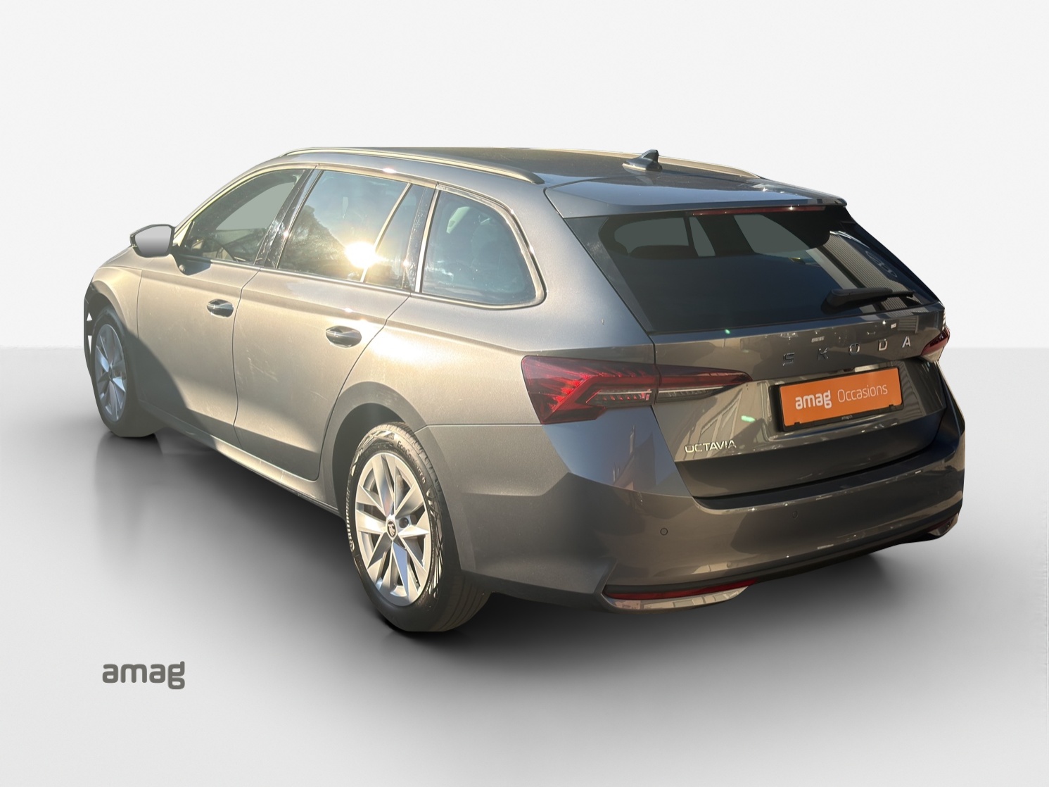 SKODA Octavia Combi 1.5 TSI mHEV DSG Selection-showroom-element-2