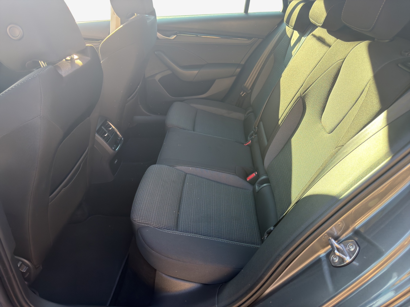 SKODA Octavia Combi 1.5 TSI mHEV DSG Selection-image-9