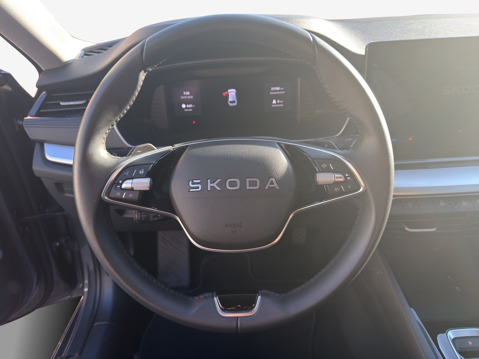 SKODA Octavia Combi 1.5 TSI mHEV DSG Selection-image-8