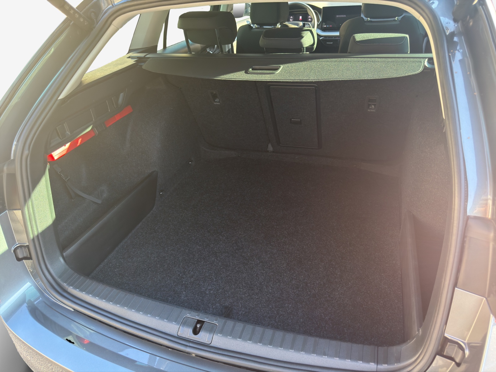 SKODA Octavia Combi 1.5 TSI mHEV DSG Selection-image-10
