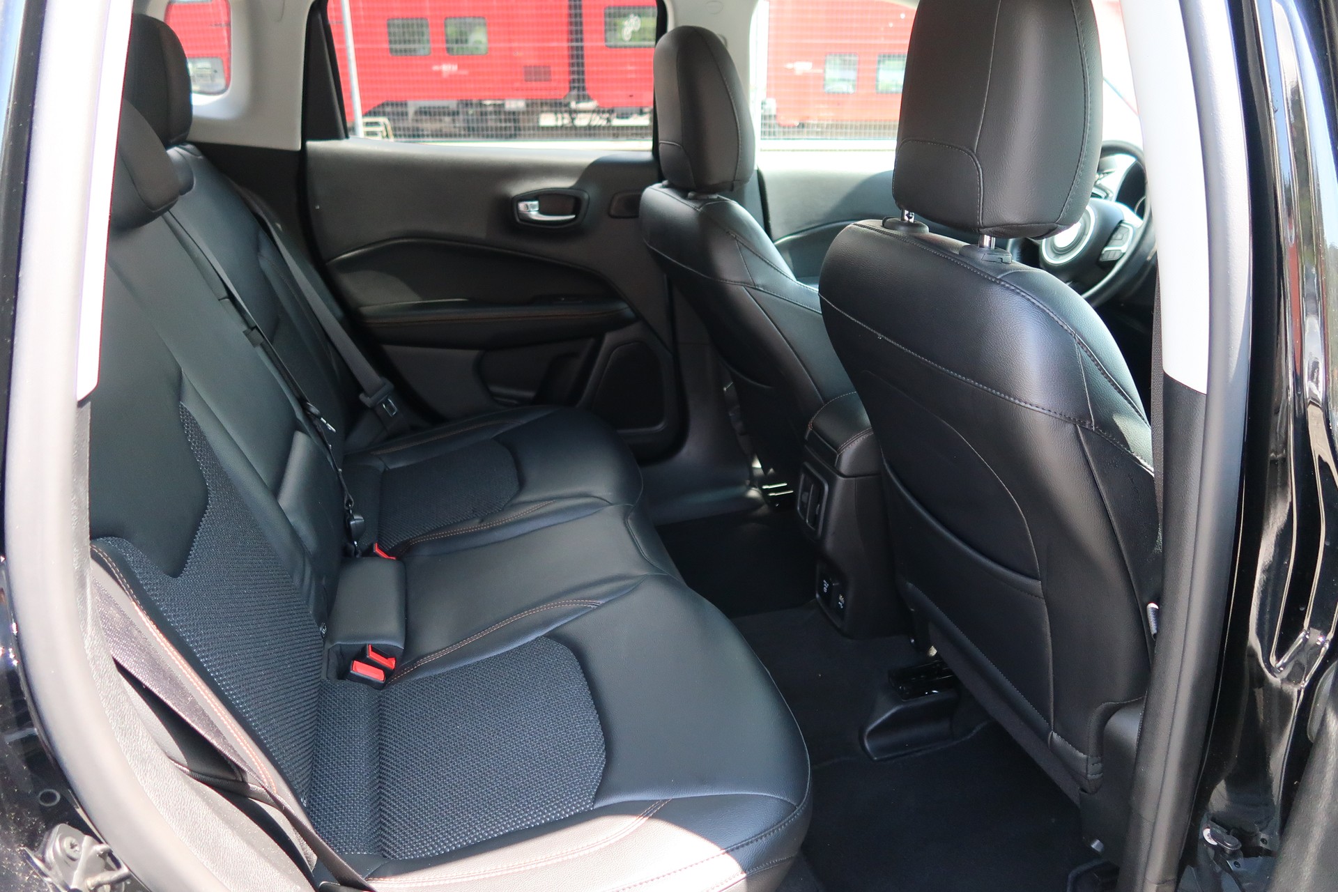 JEEP Compass 2.0CRD Limited AWD 9ATX-image-9