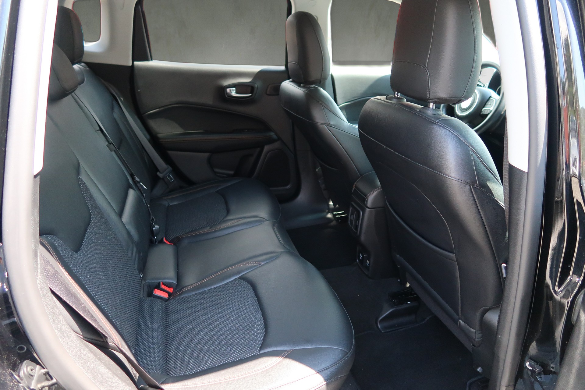JEEP Compass 2.0CRD Limited AWD 9ATX-image-9