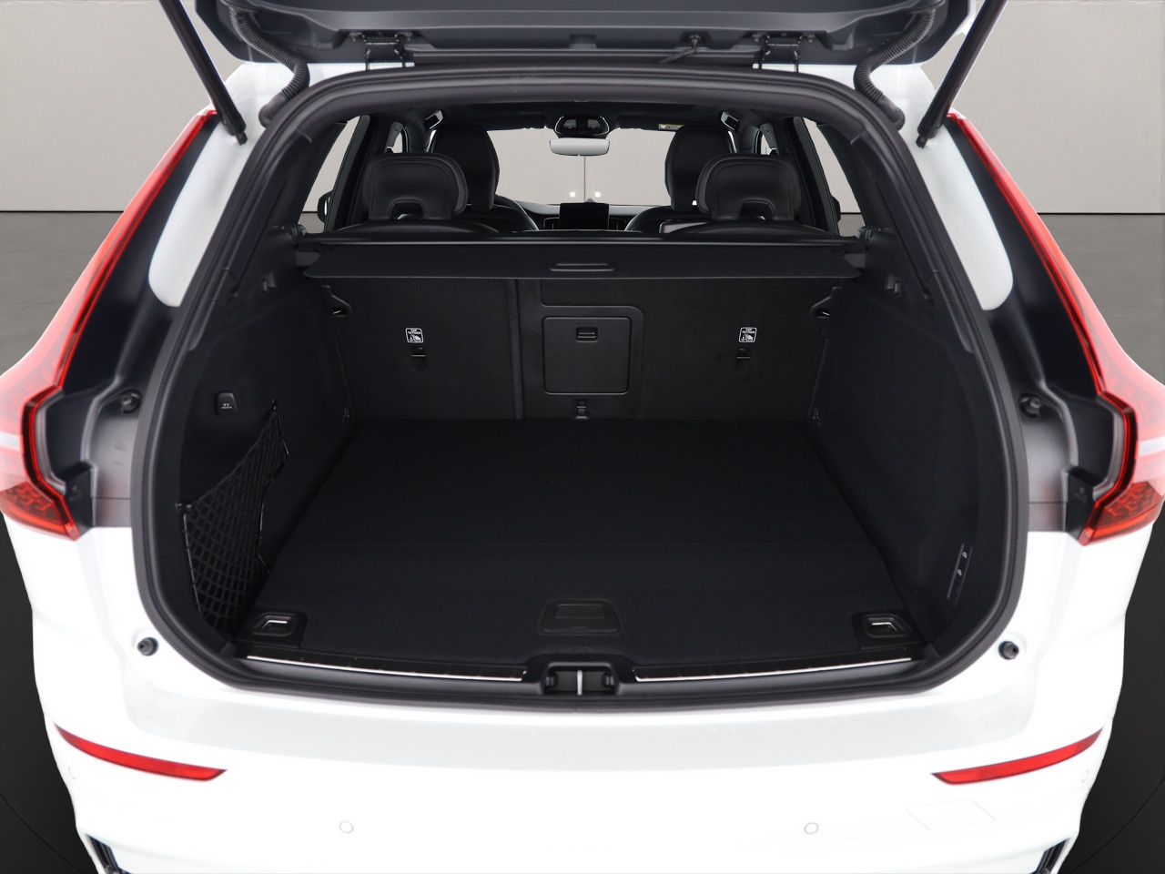 VOLVO XC60 2.0 T8 TE Black Edition eAWD-image-4
