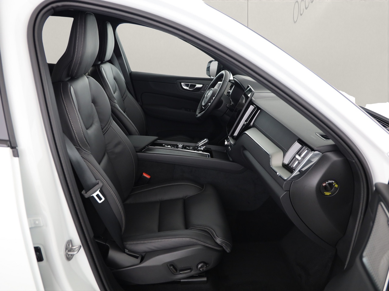 VOLVO XC60 2.0 T8 TE Black Edition eAWD-image-6