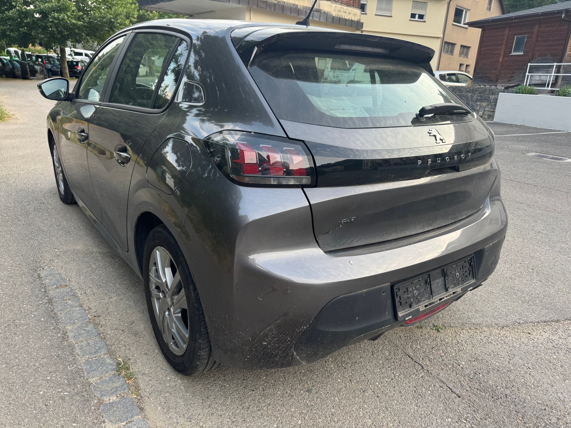 PEUGEOT 208 1.2 PureTech Active-image-3