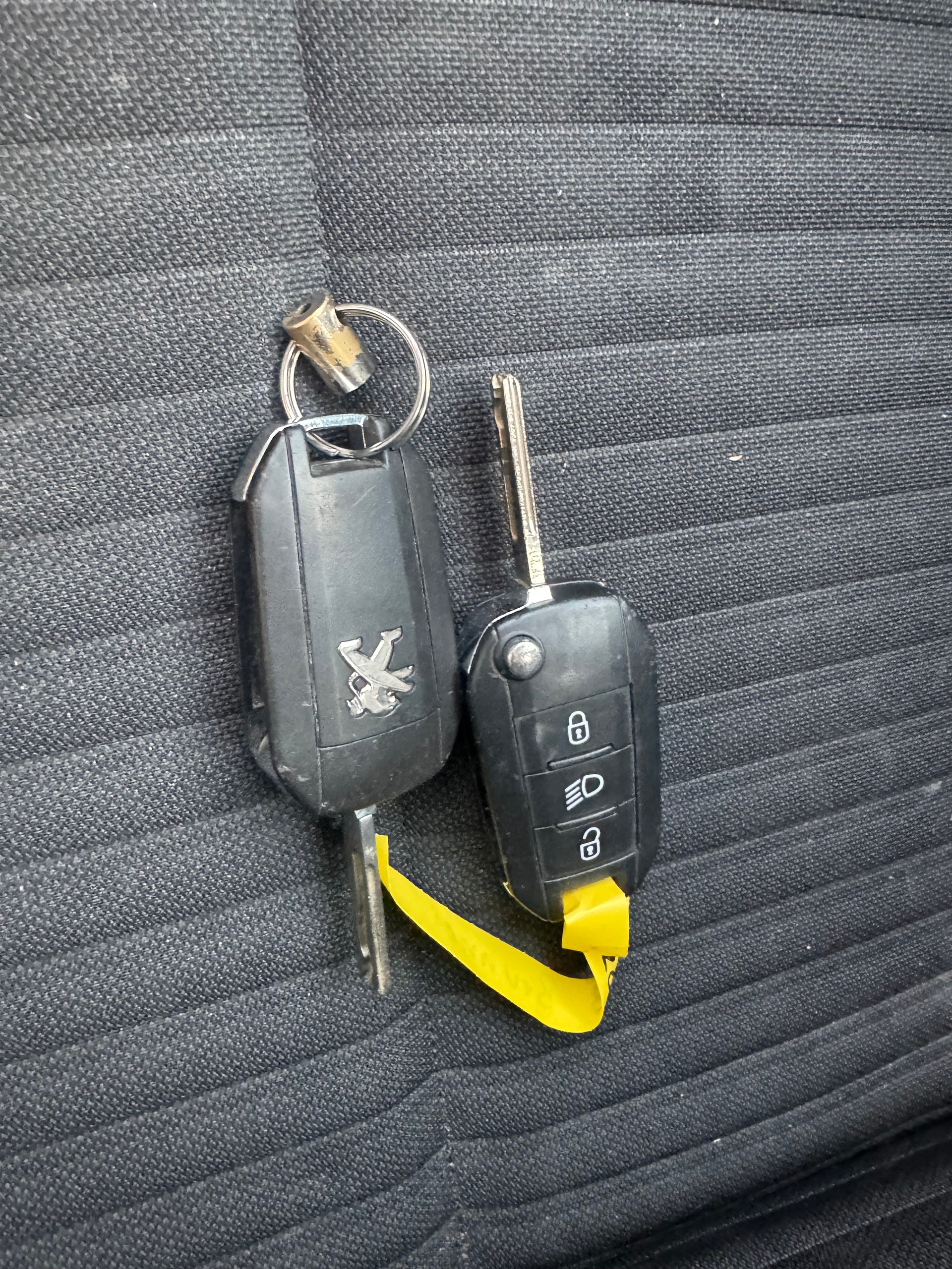 PEUGEOT 208 1.2 PureTech Active-image-11