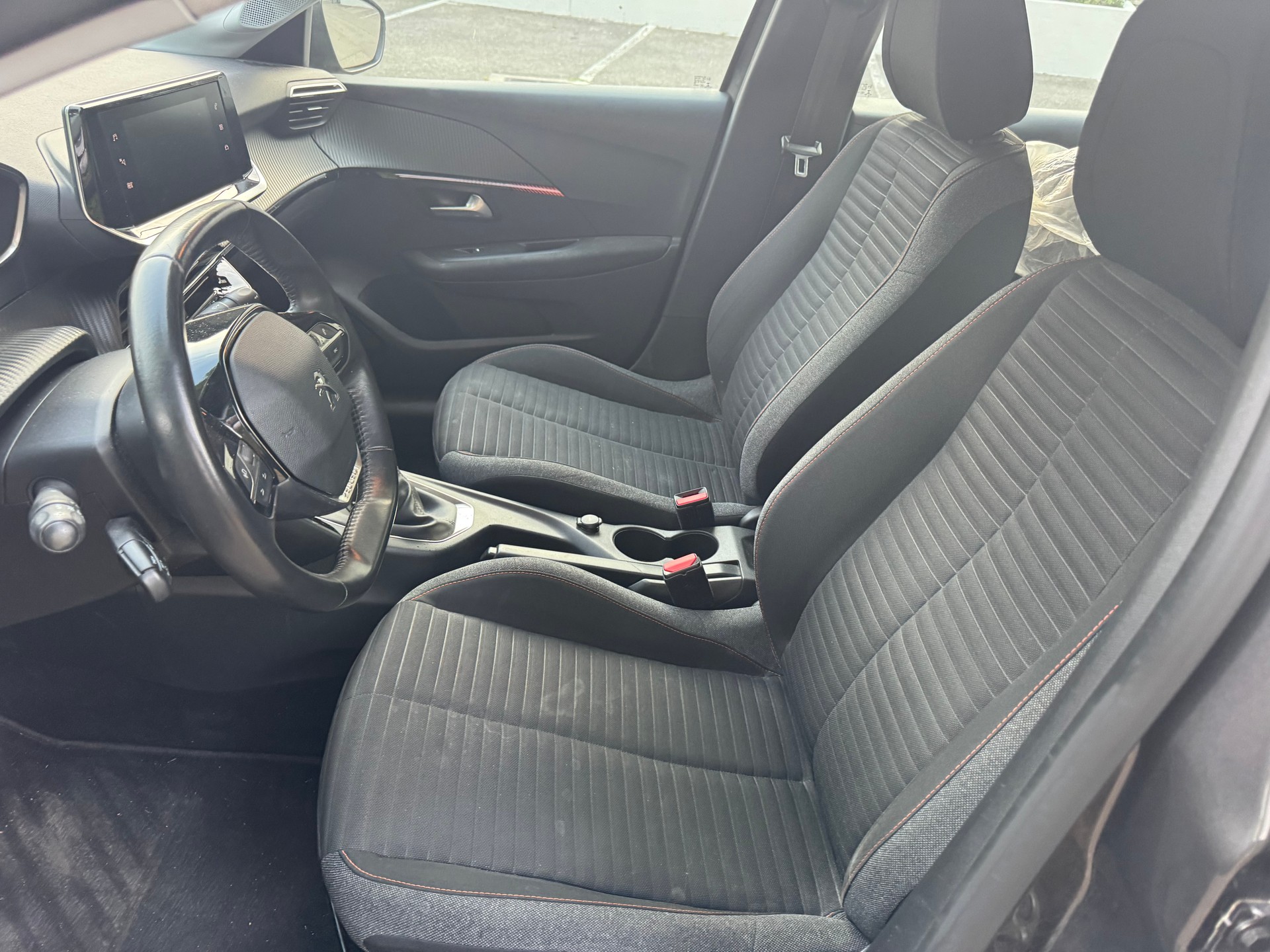 PEUGEOT 208 1.2 PureTech Active-image-9