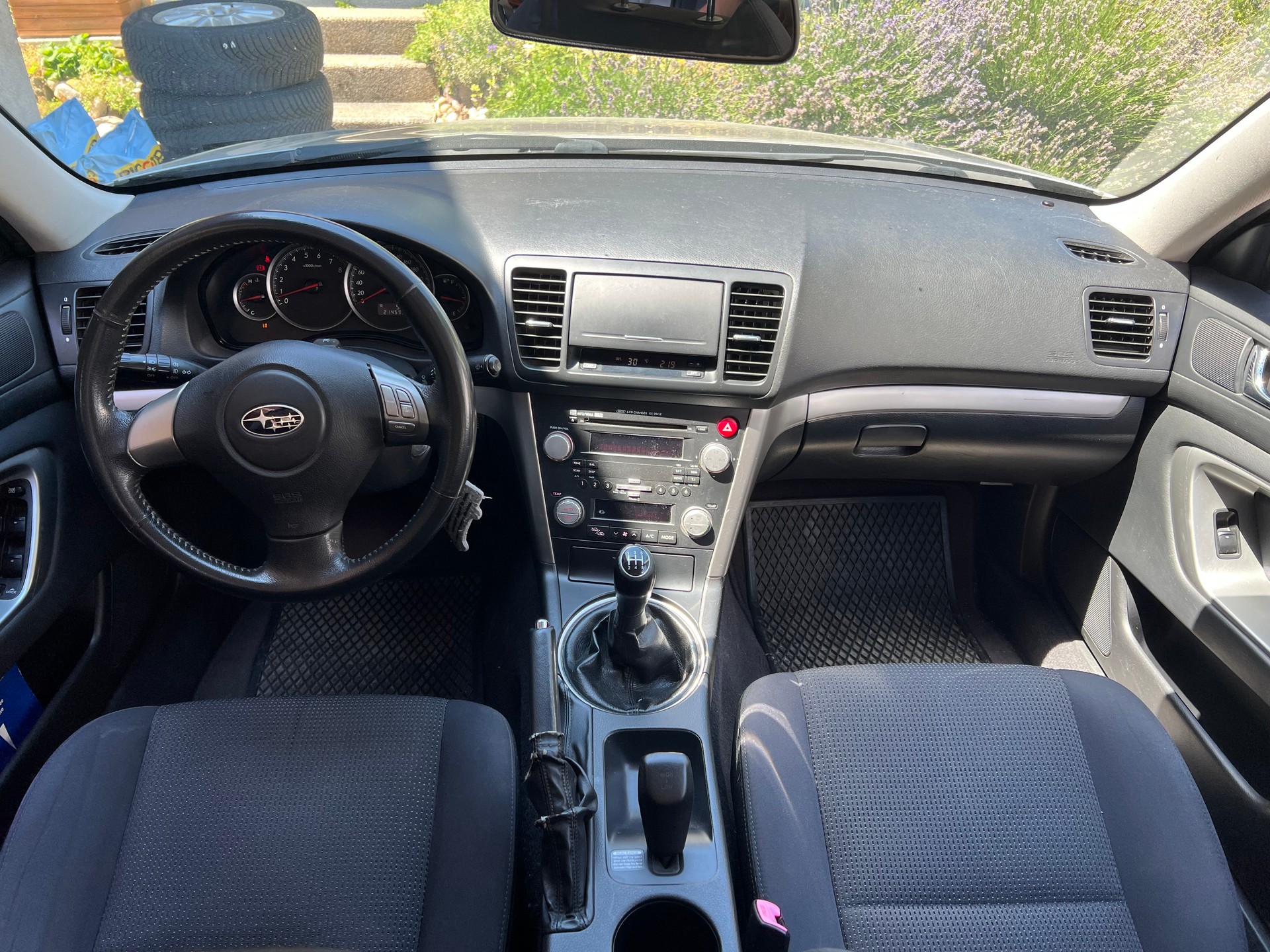 SUBARU 2.0 R Swiss Family-image-3