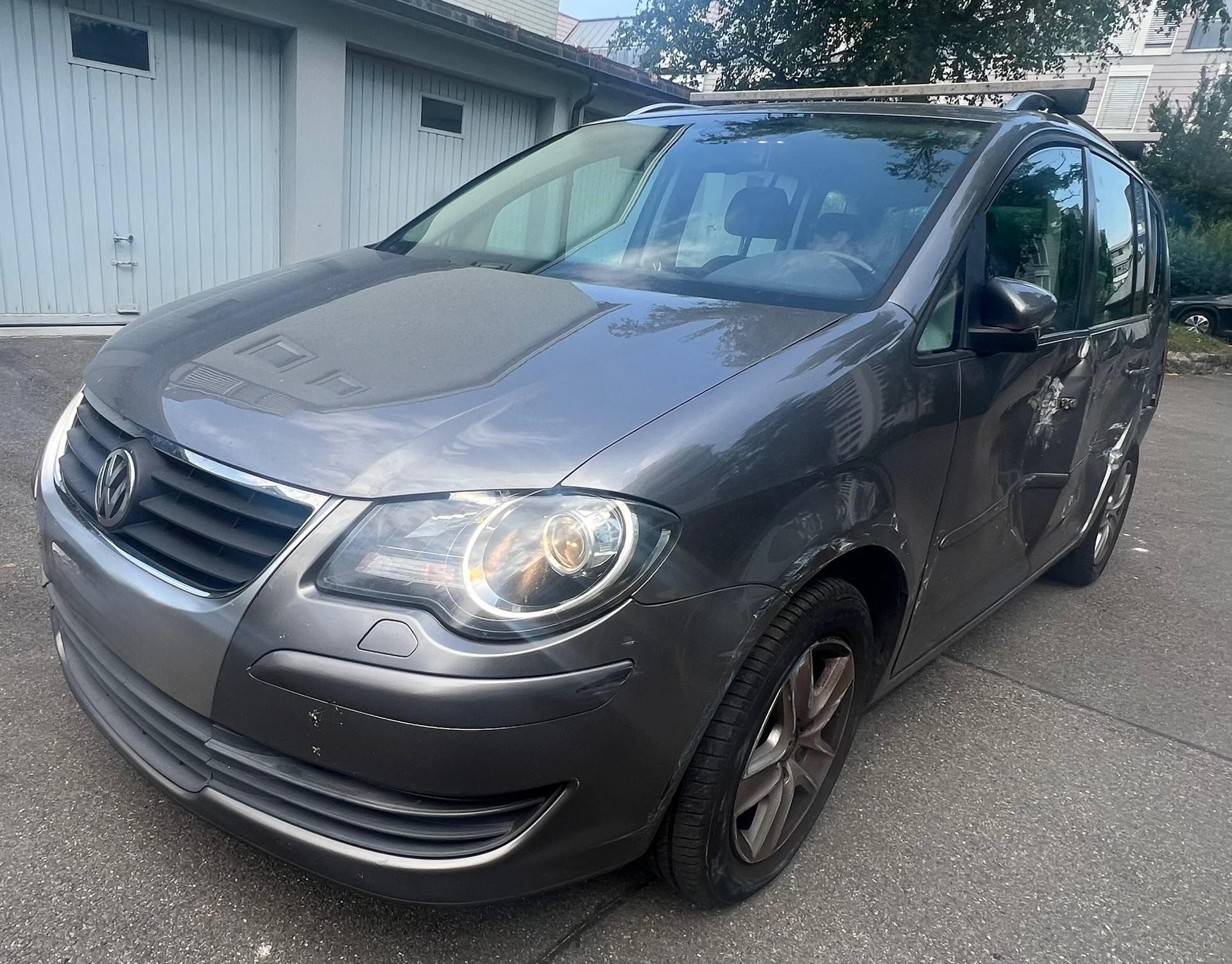 VW Touran 2.0 TDI Team DSG-image-1