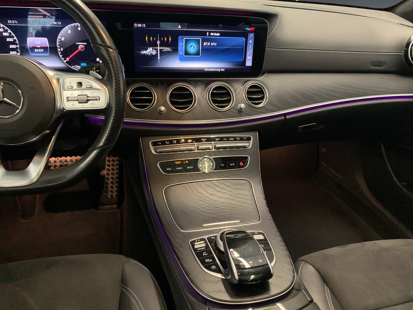 Image MERCEDES-BENZ E-200 E 200 AMG Line 4 Matic