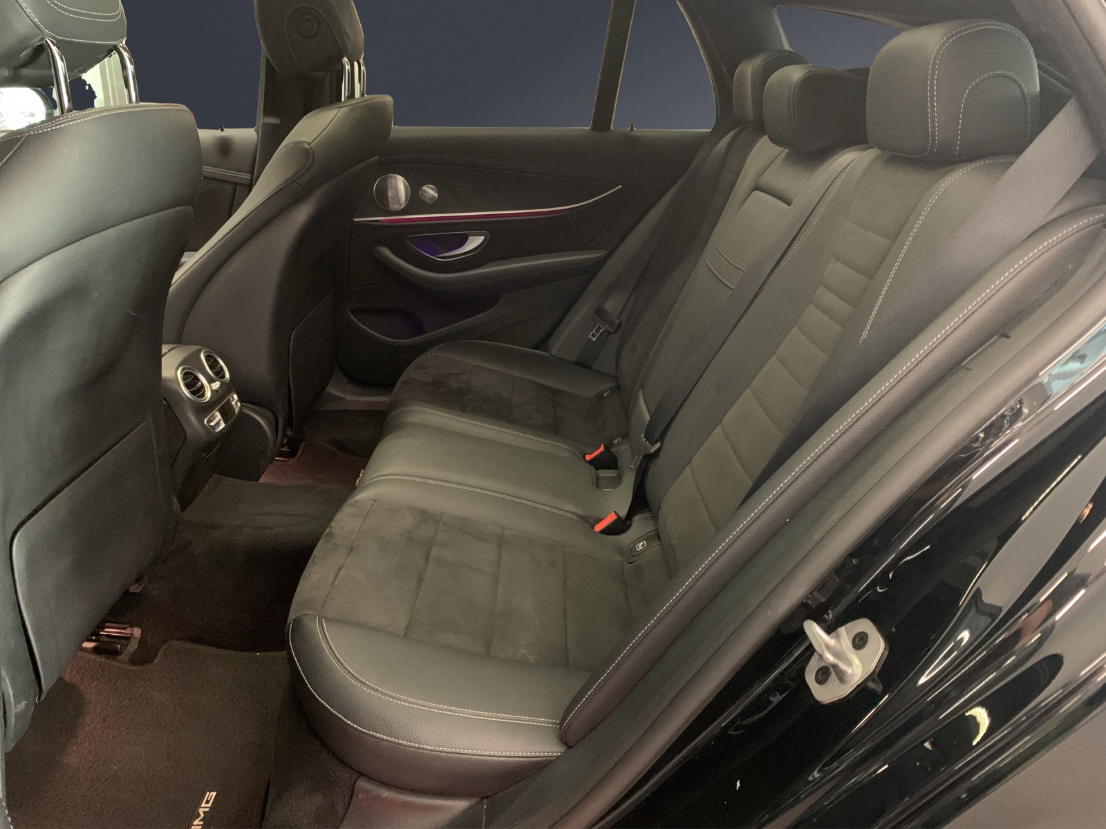 Image MERCEDES-BENZ E-200 E 200 AMG Line 4 Matic