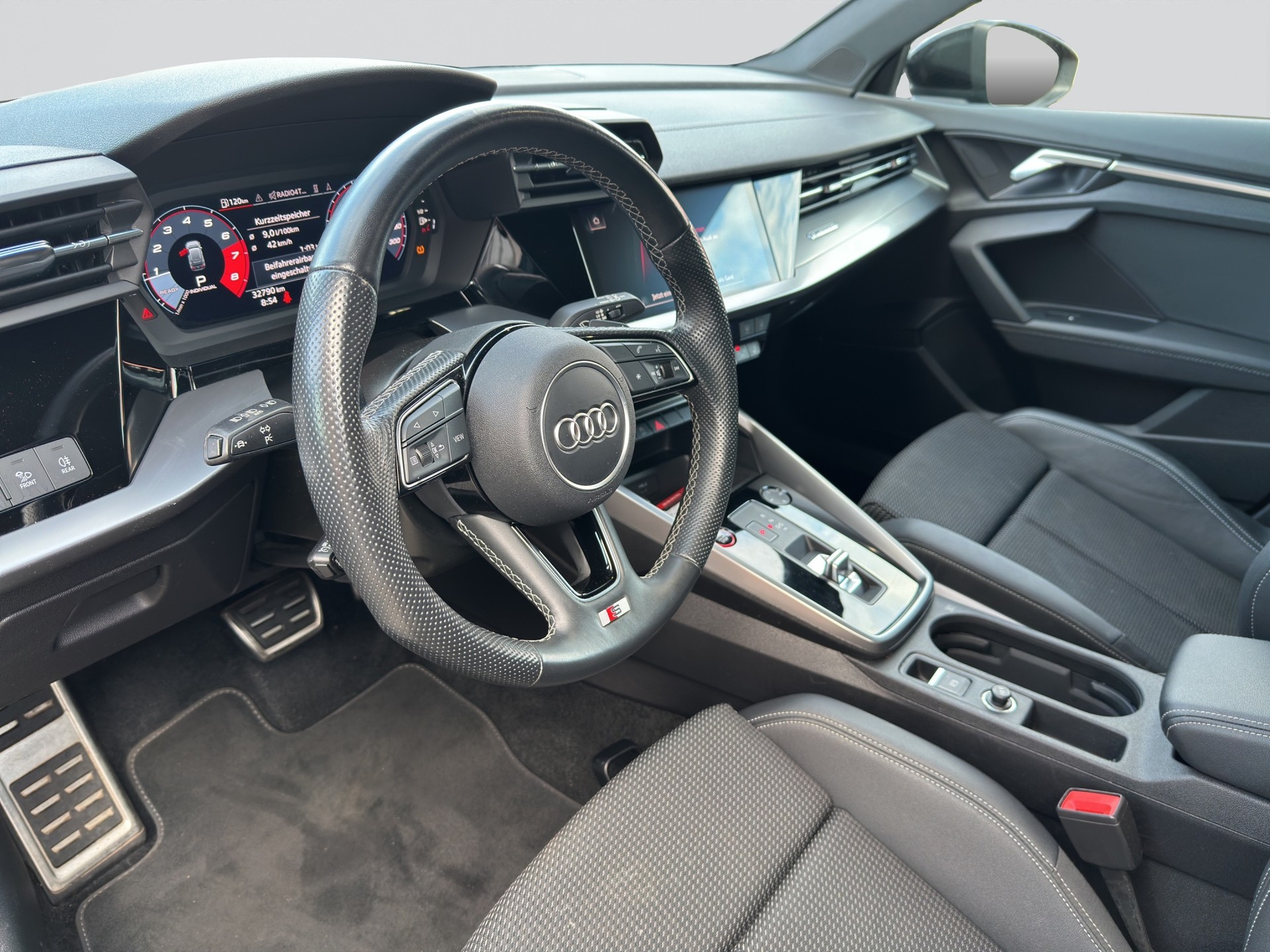 AUDI S3 Sportback 2.0 TFSI quattro S-tronic-image-7