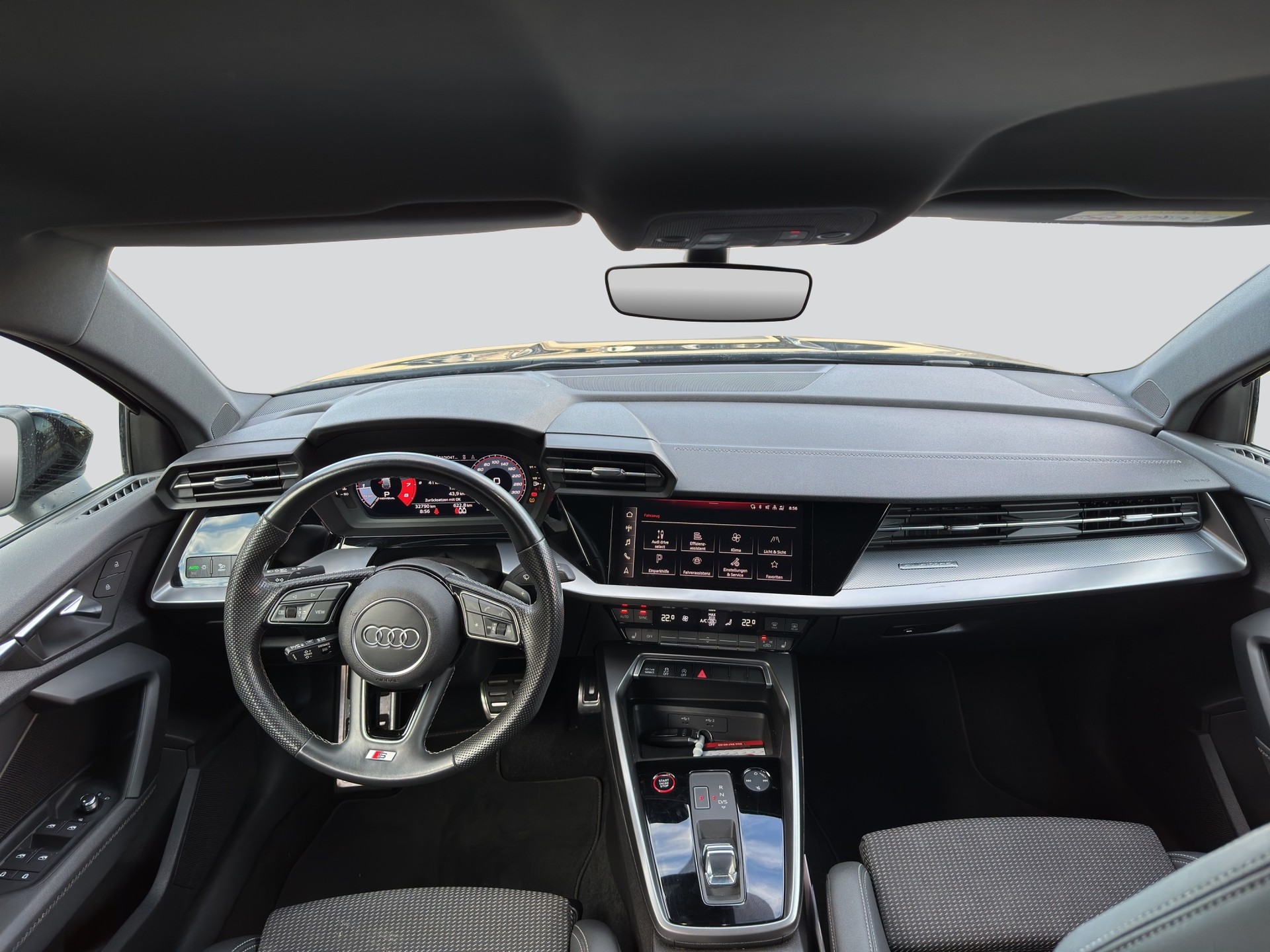 AUDI S3 Sportback 2.0 TFSI quattro S-tronic-image-14