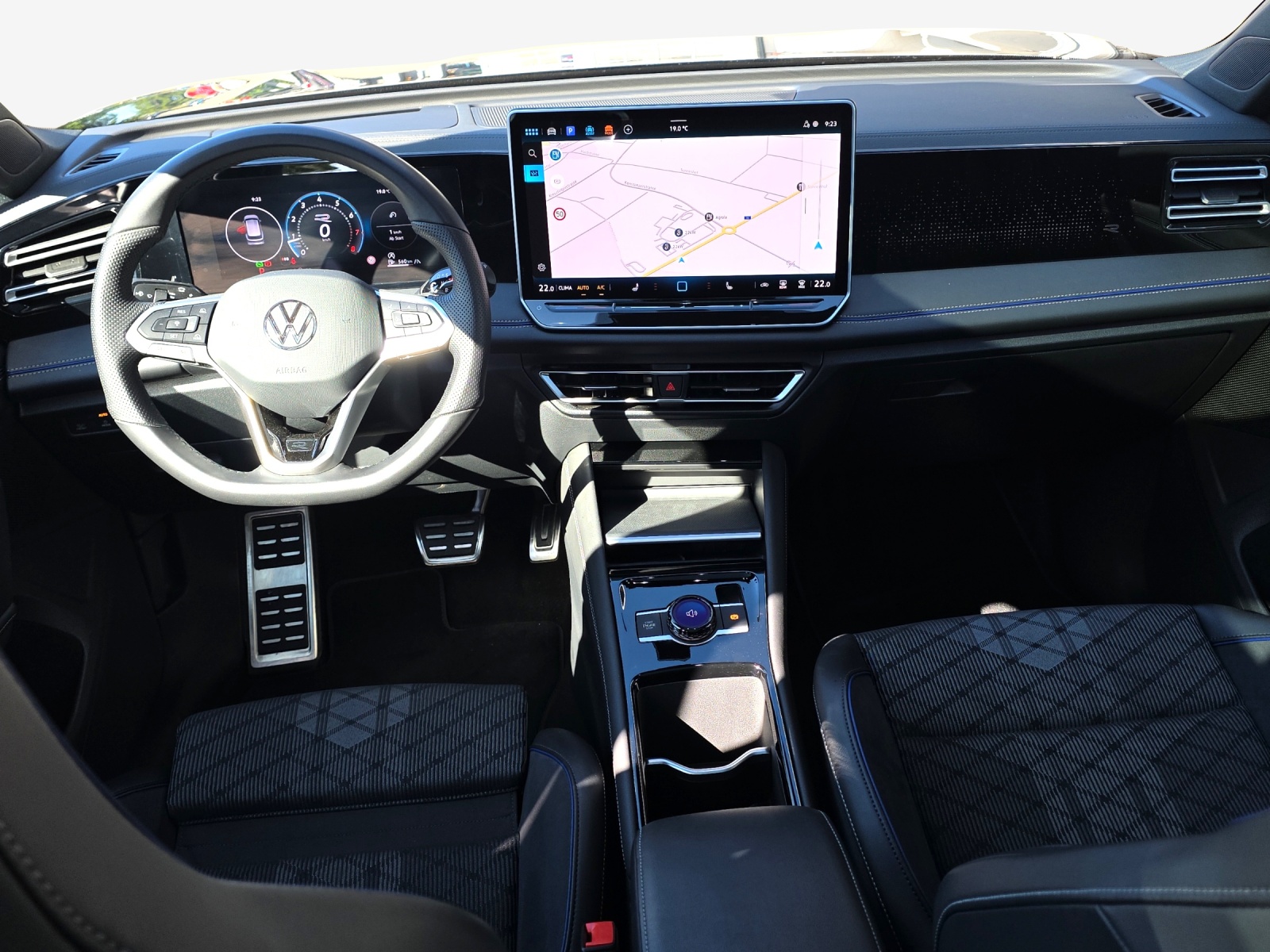 VW Tiguan 2.0 TSI DSG R-Line 4Motion-image-8