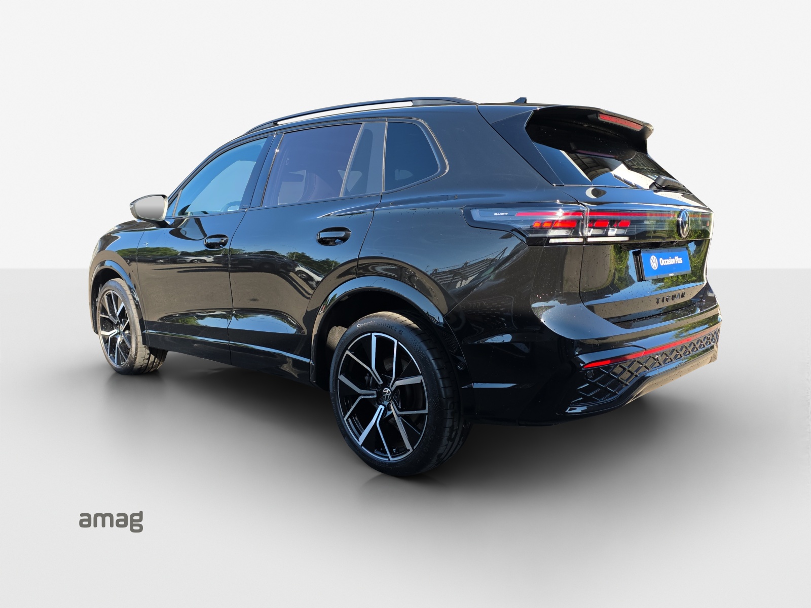 VW Tiguan 2.0 TSI DSG R-Line 4Motion-image-2