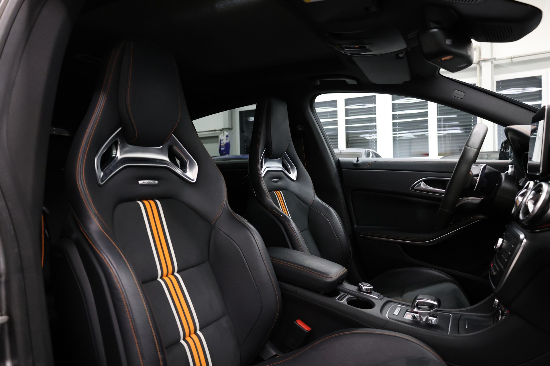 MERCEDES-BENZ CLA 45 AMG 4m Shooting Brake-image-14