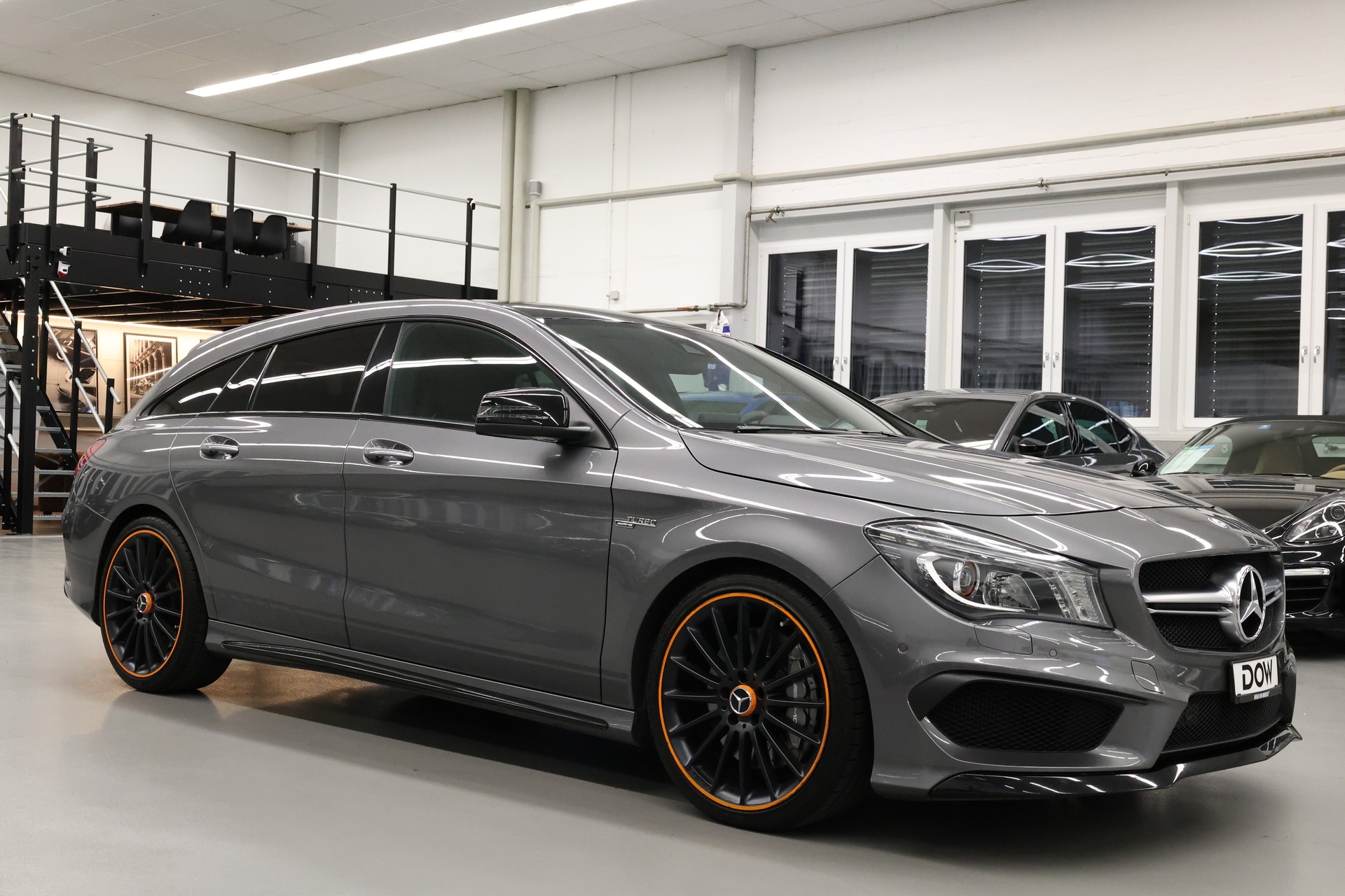 MERCEDES-BENZ CLA 45 AMG 4m Shooting Brake-image-1