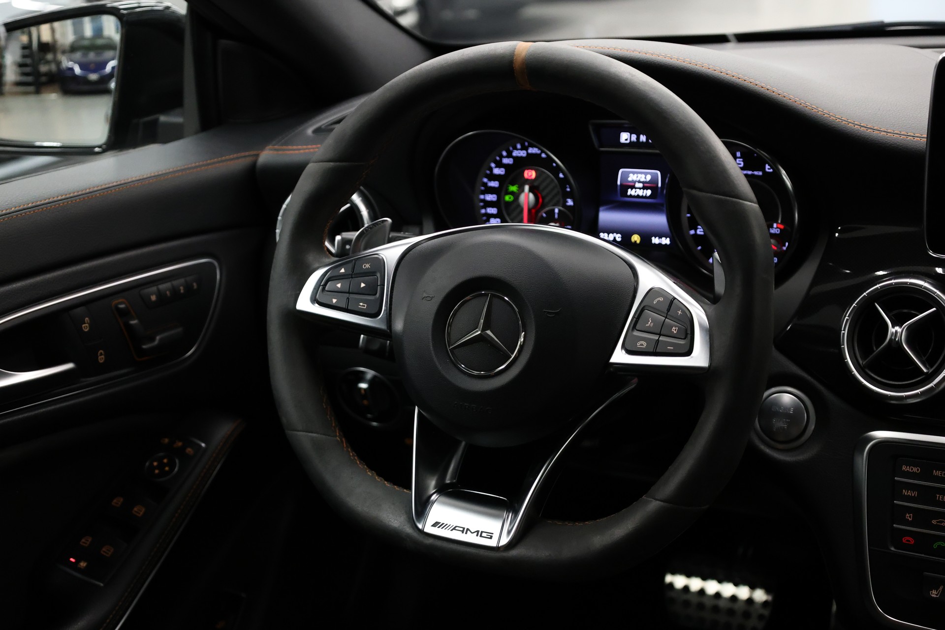 MERCEDES-BENZ CLA 45 AMG 4m Shooting Brake-image-15
