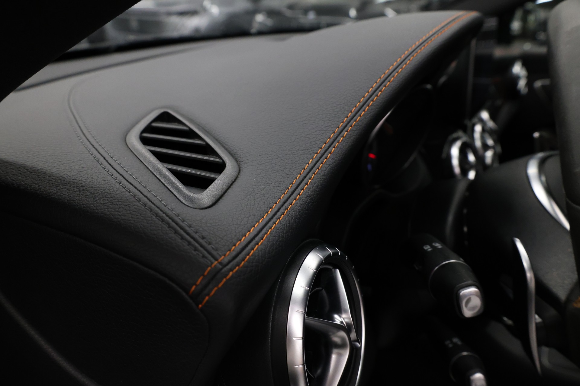 MERCEDES-BENZ CLA 45 AMG 4m Shooting Brake-image-23