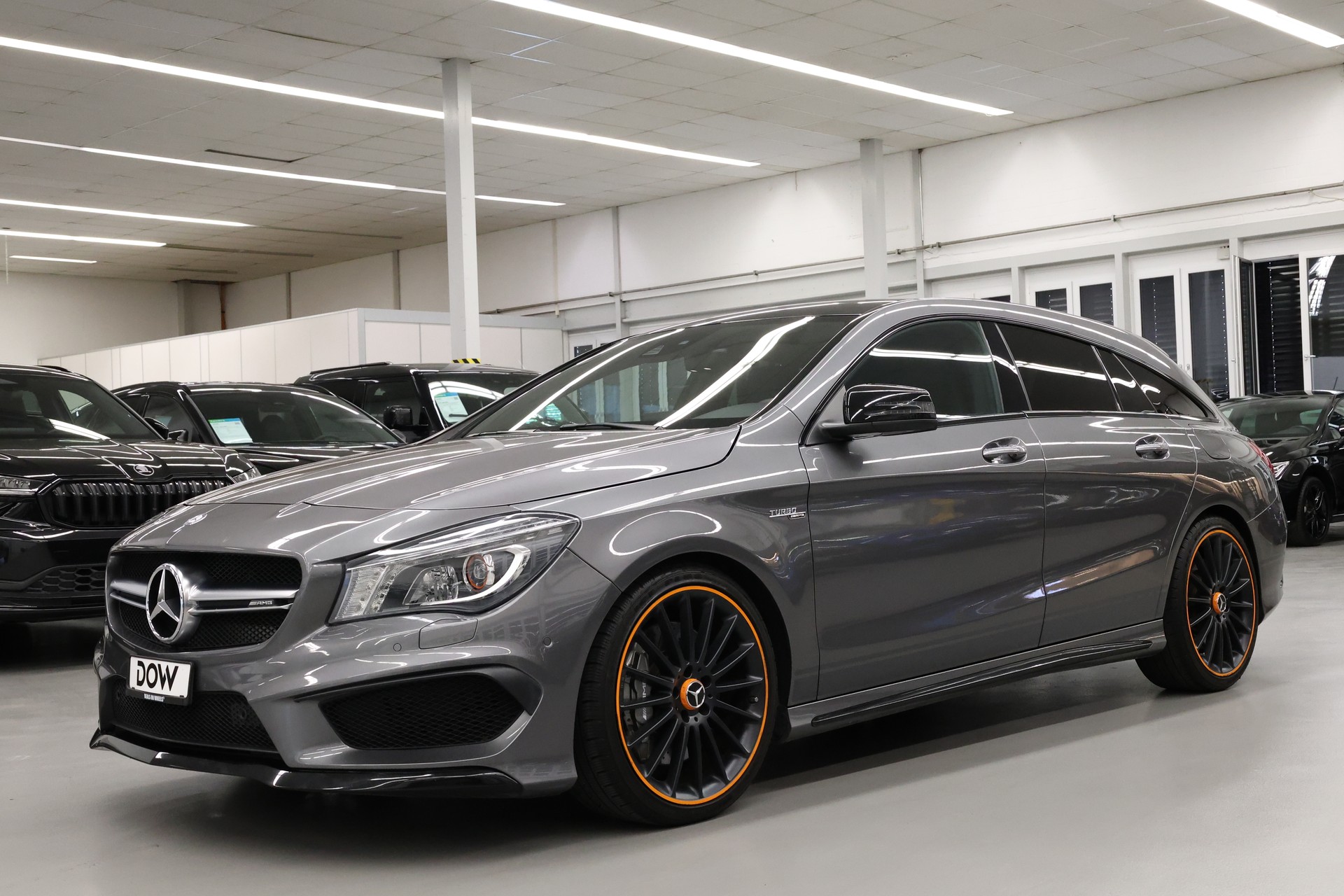 MERCEDES-BENZ CLA 45 AMG 4m Shooting Brake-image-2