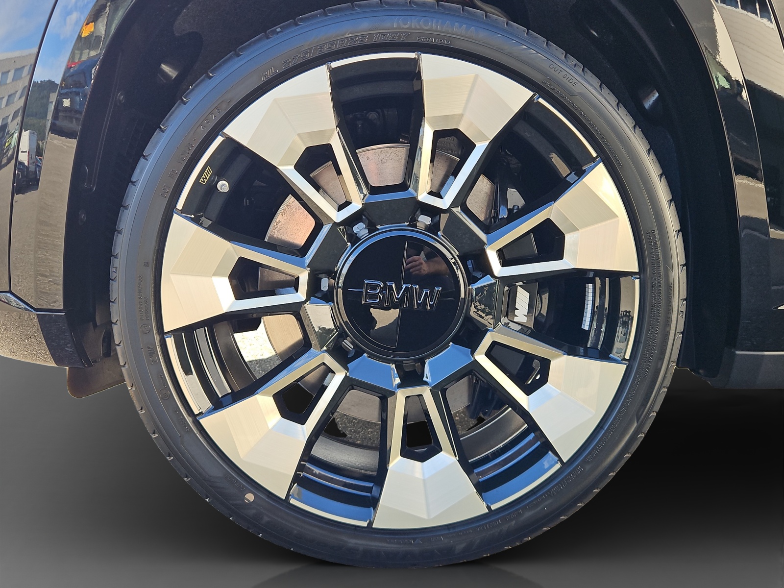 BMW XM xDrive 50e-image-8