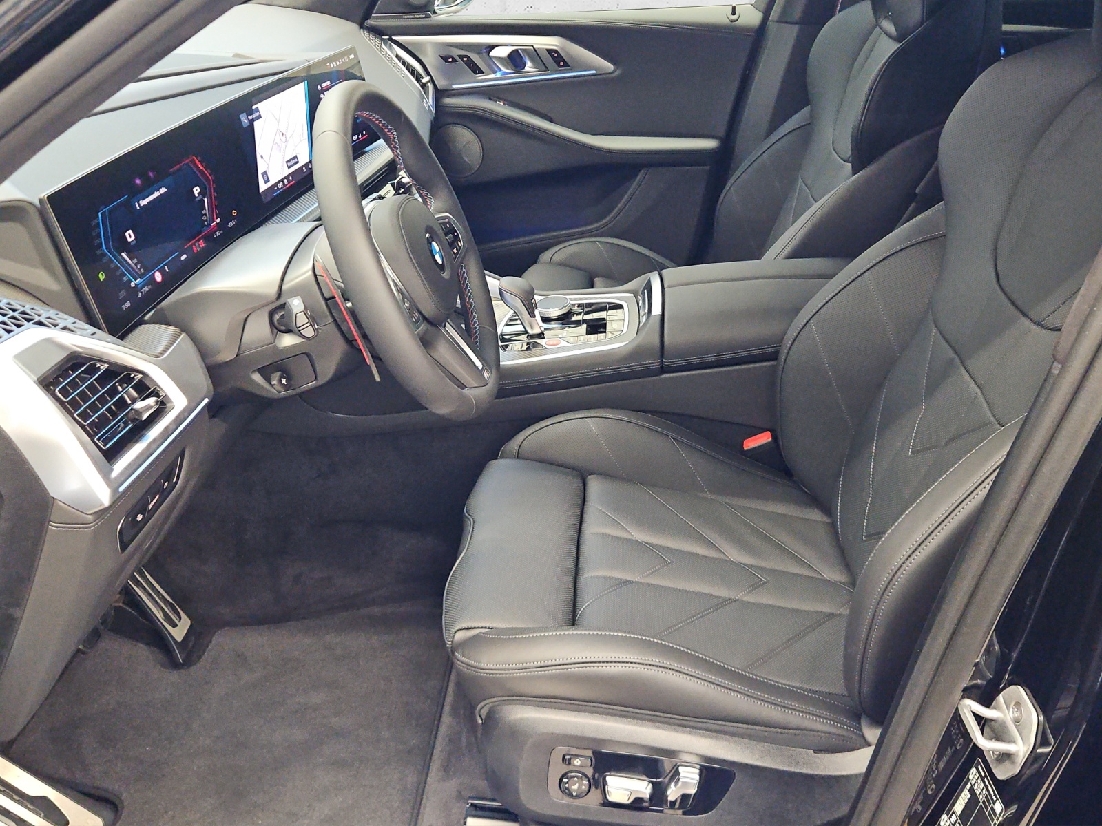 BMW XM xDrive 50e-image-9