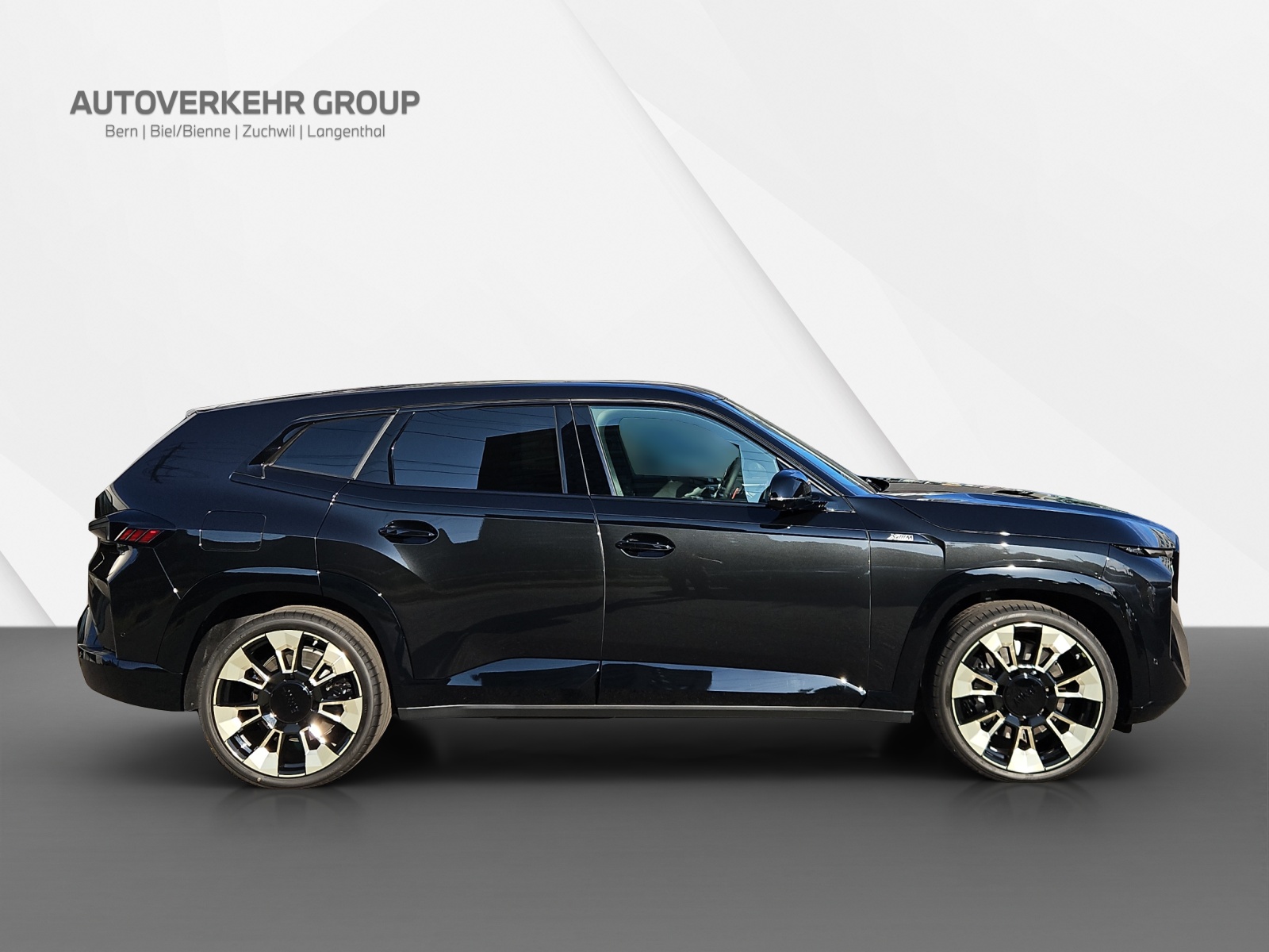 BMW XM xDrive 50e-image-6
