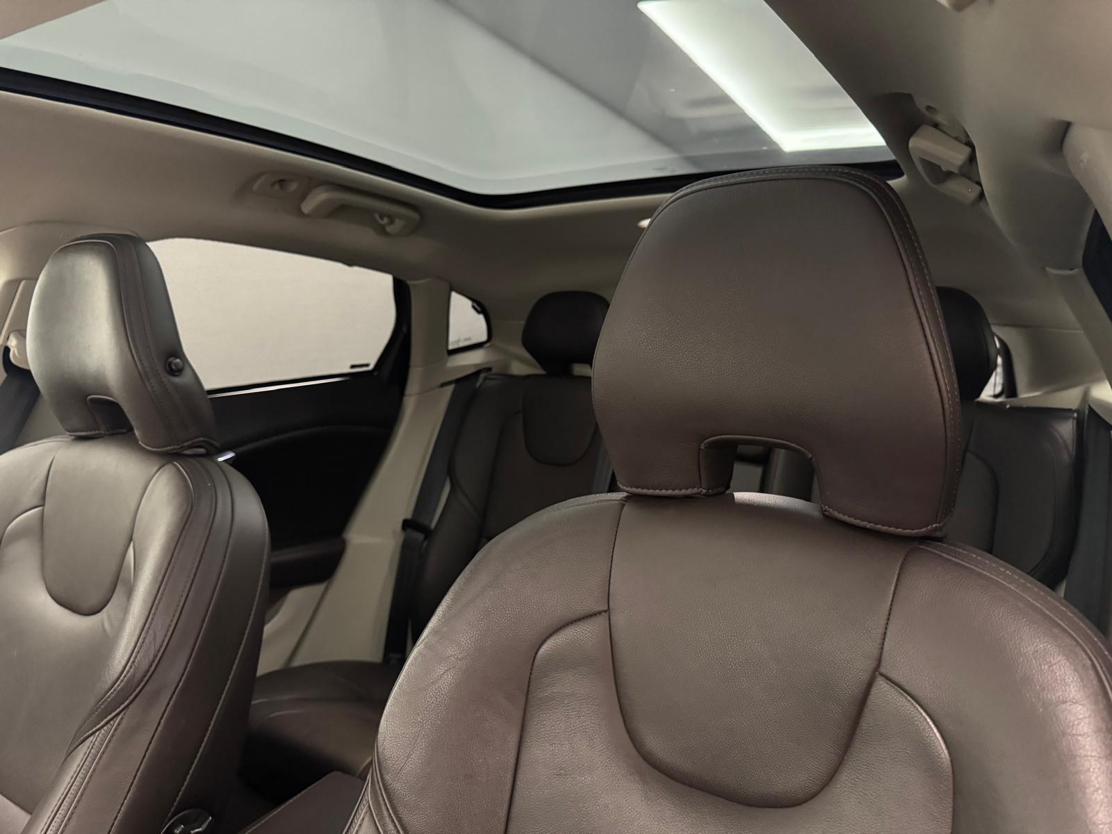 VOLVO V40 CC 2.5 T5 Summum AWD S/S-image-14