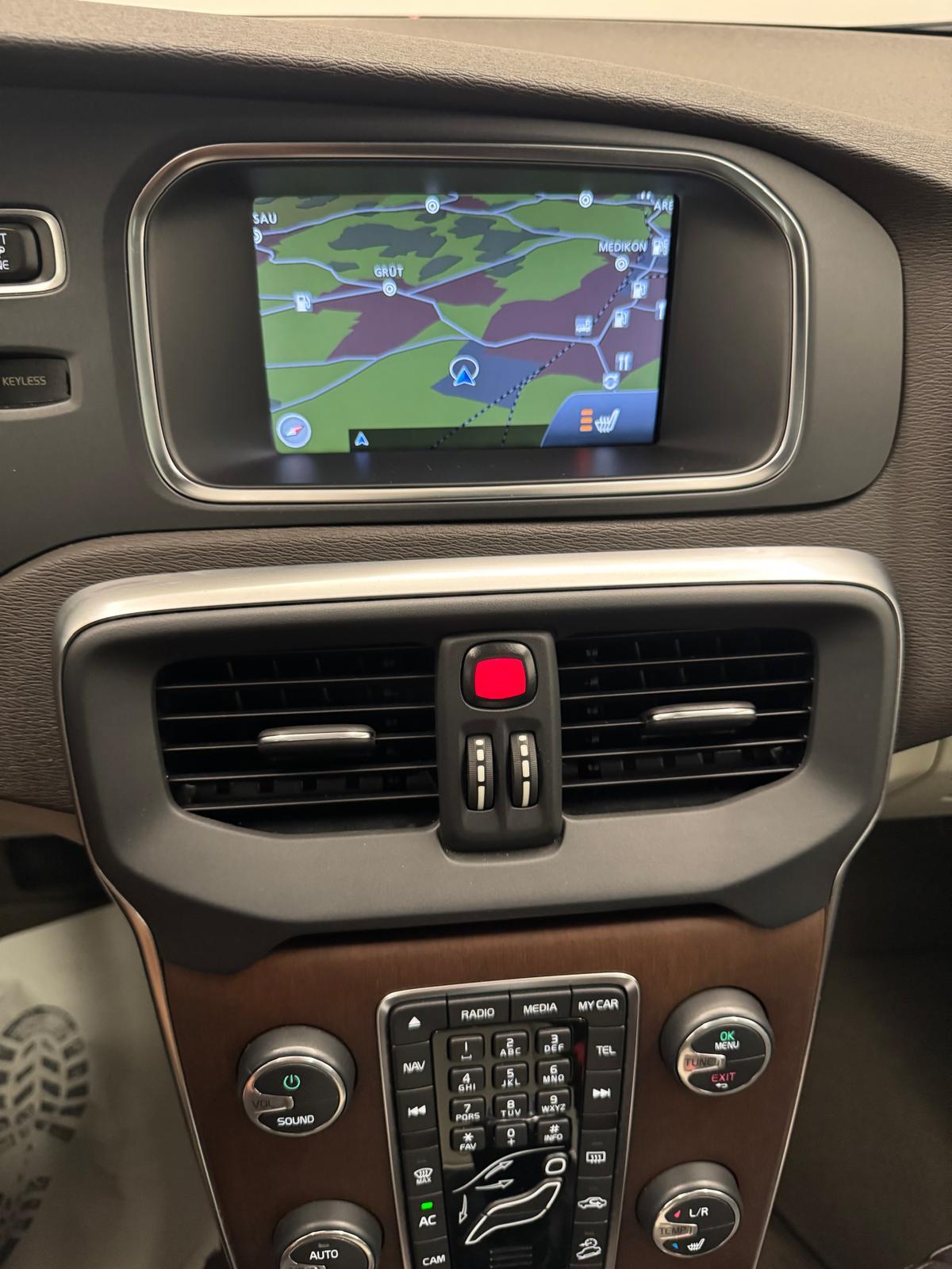VOLVO V40 CC 2.5 T5 Summum AWD S/S-image-22