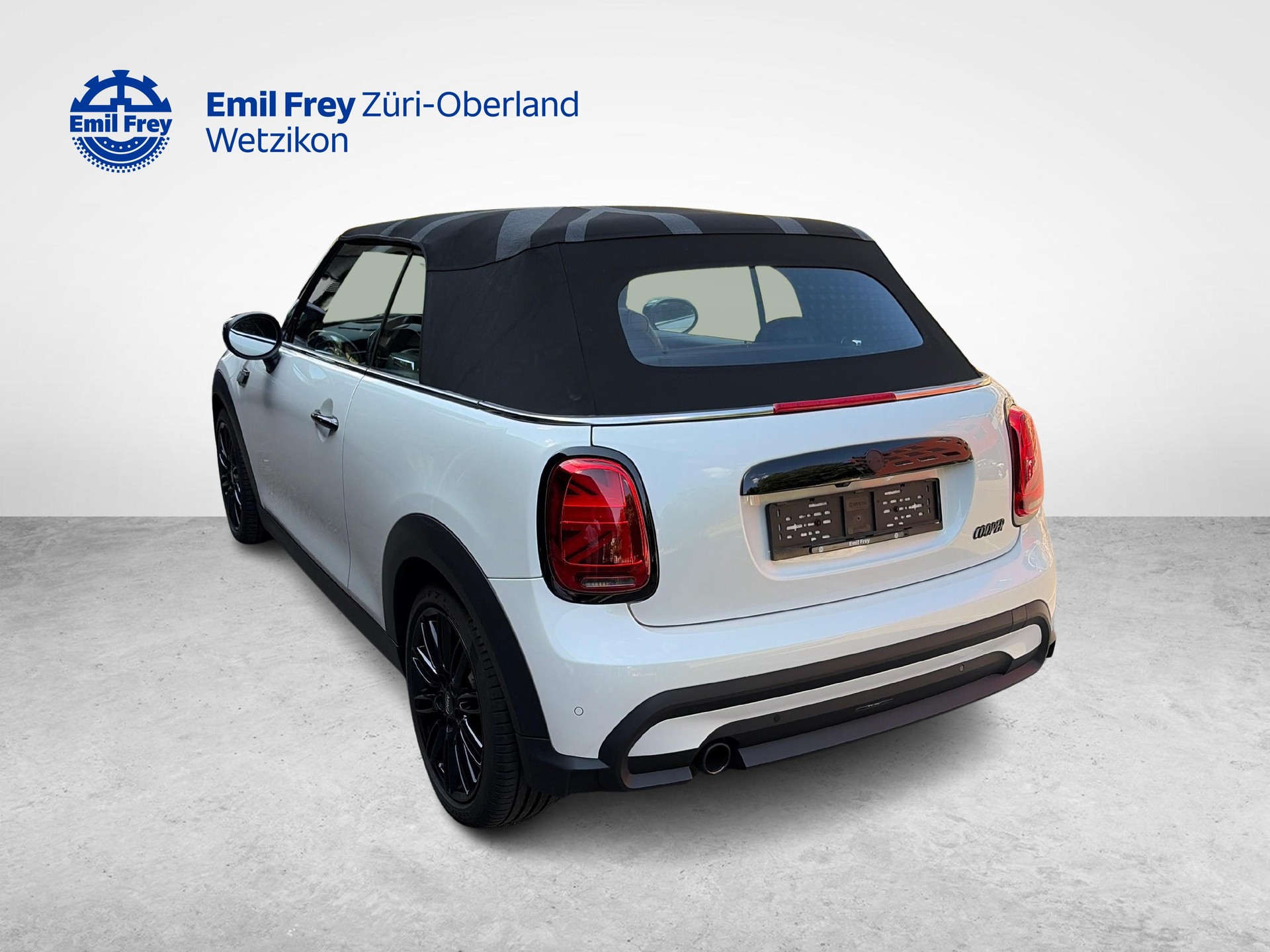 MINI Cabrio F57 1.5i Cooper-image-2