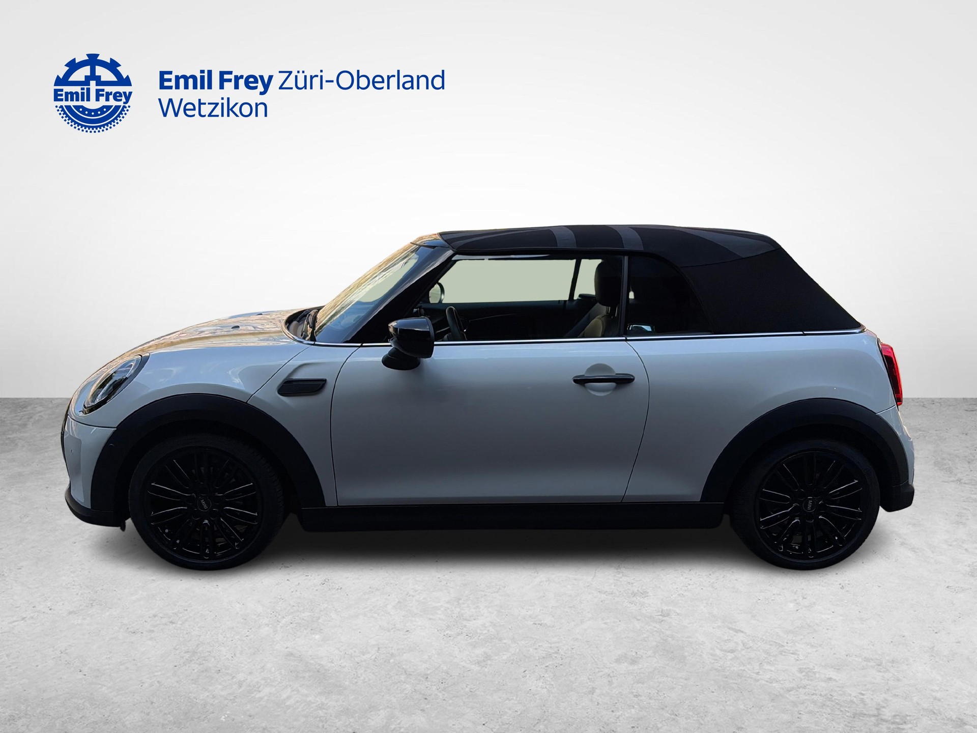 MINI Cabrio F57 1.5i Cooper-image-1