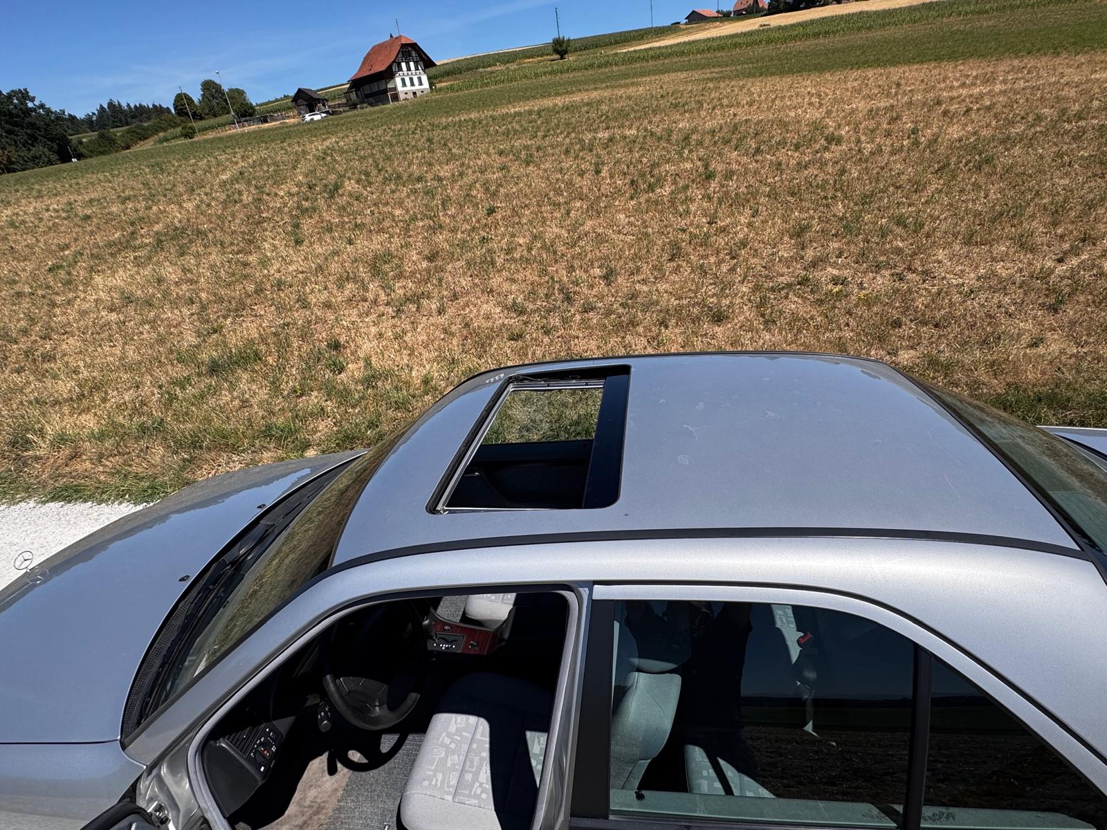 MERCEDES-BENZ C 180-image-11