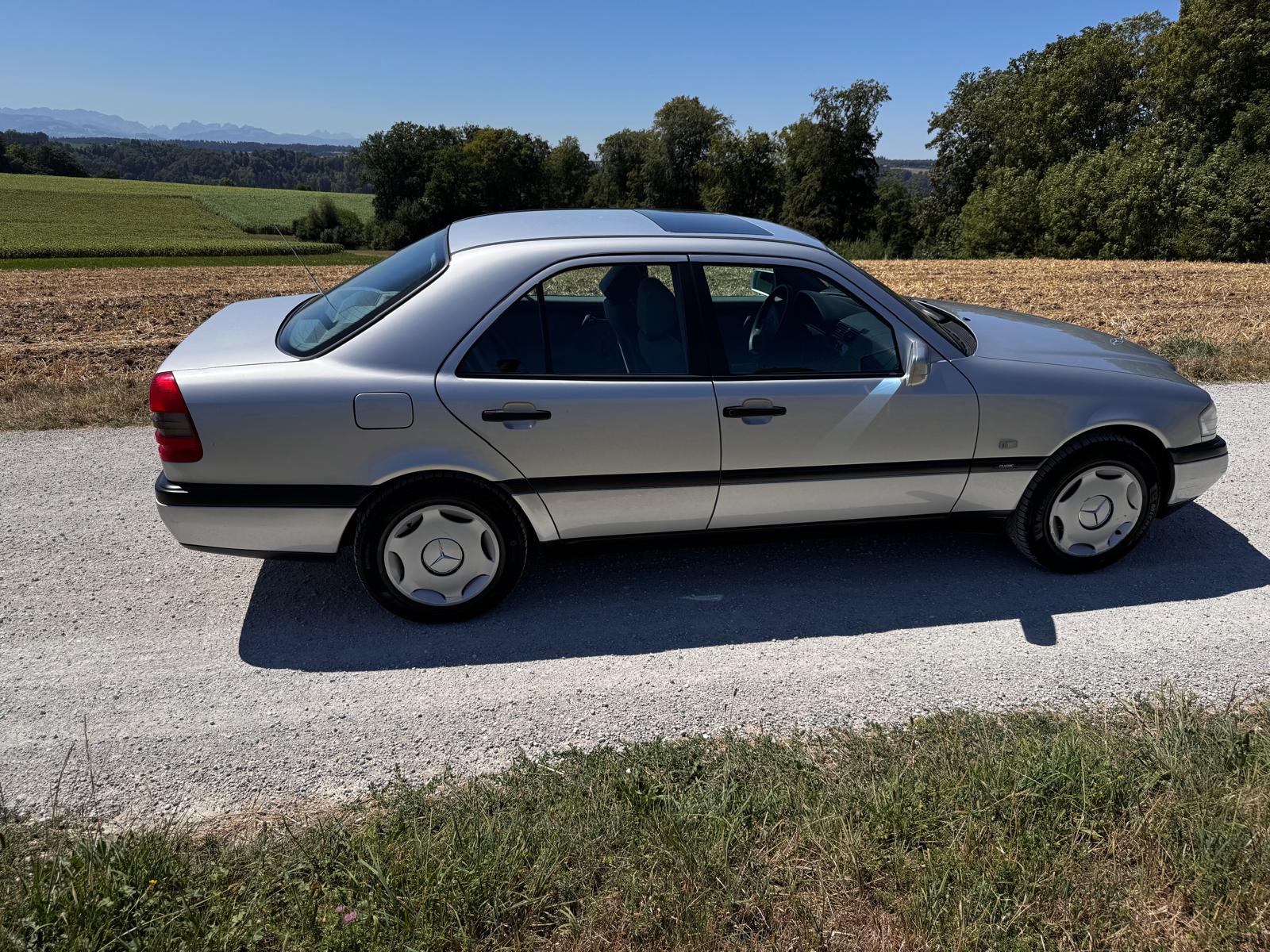 MERCEDES-BENZ C 180-image-4
