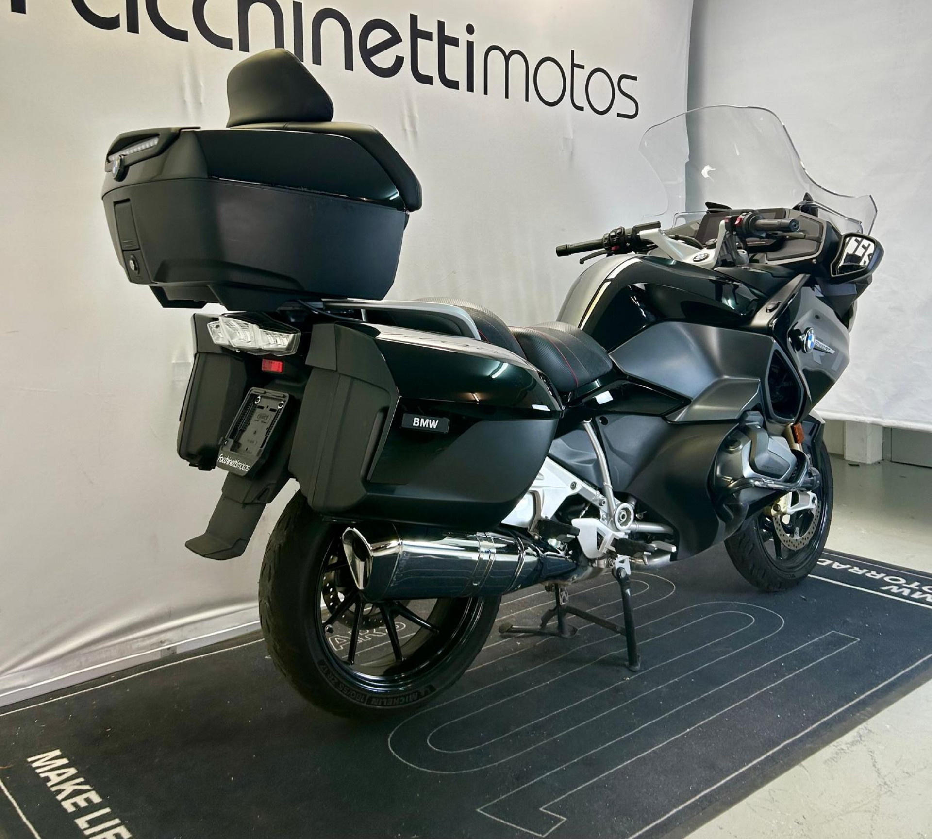 BMW R 1250 RT Triple Black ** Garantie Constructeur 05.2028 **-showroom-element-2