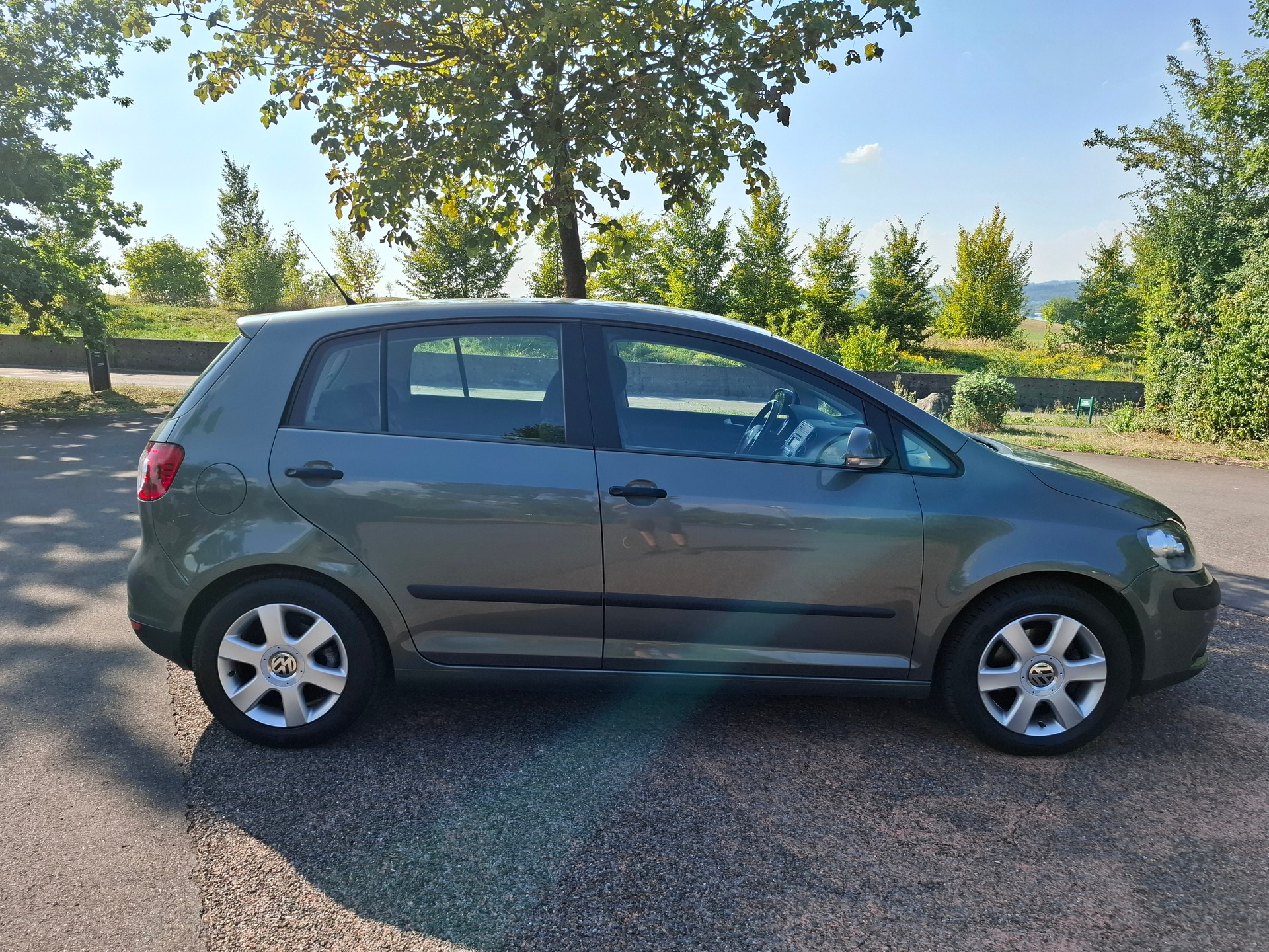 VW Golf Plus 2.0 FSI Comfortline-image-4